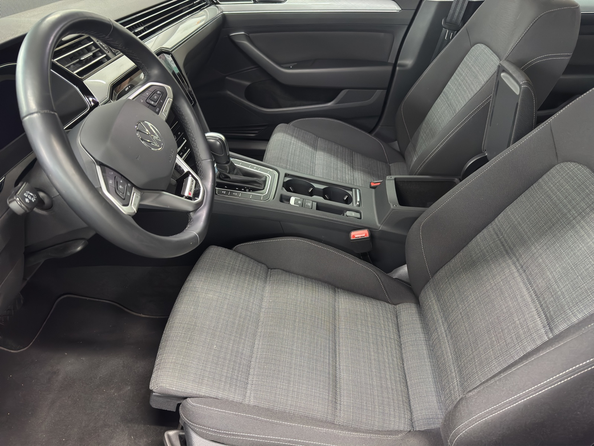 listing desktop thumbnail image 6