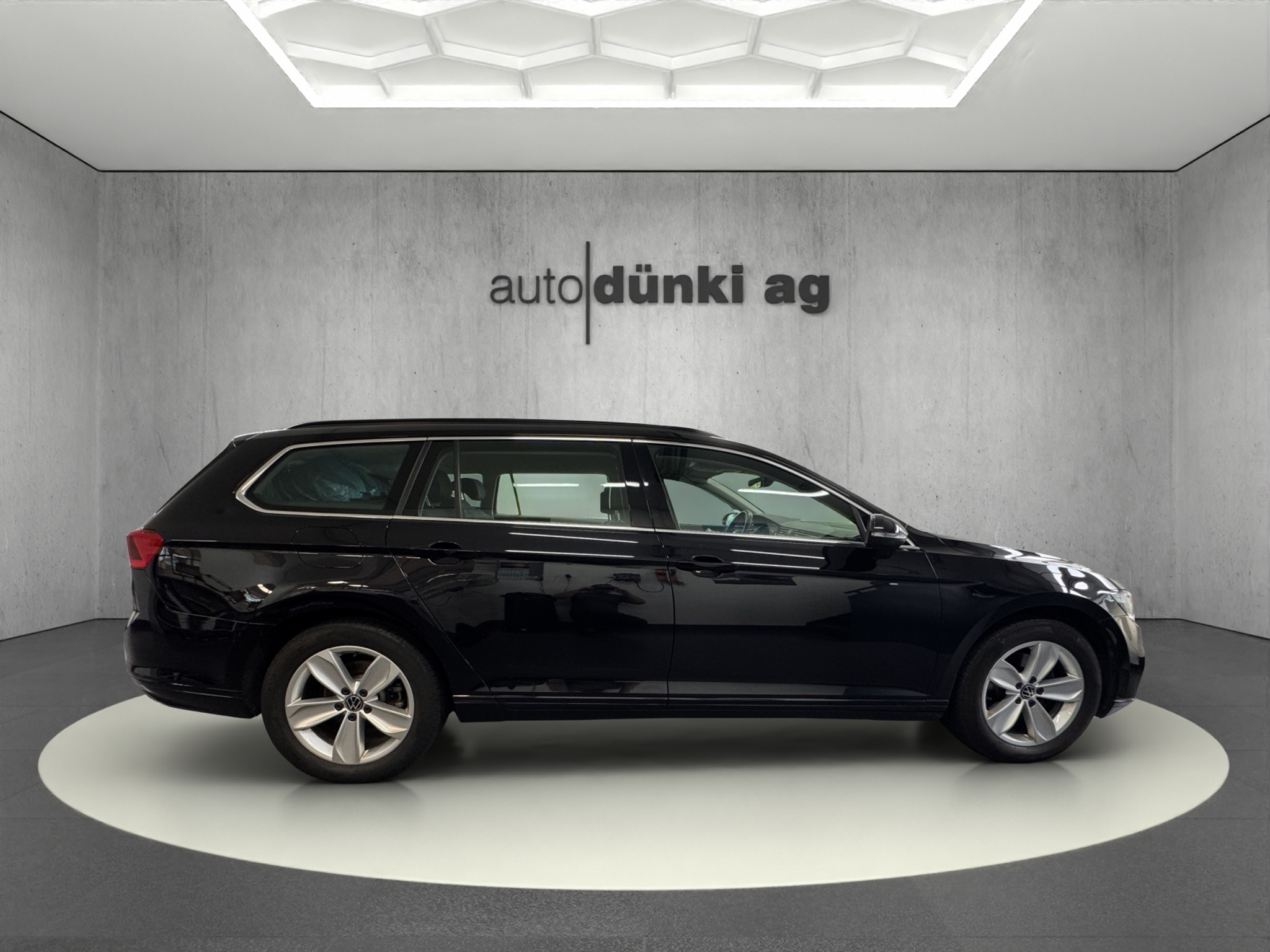 listing desktop thumbnail image 4