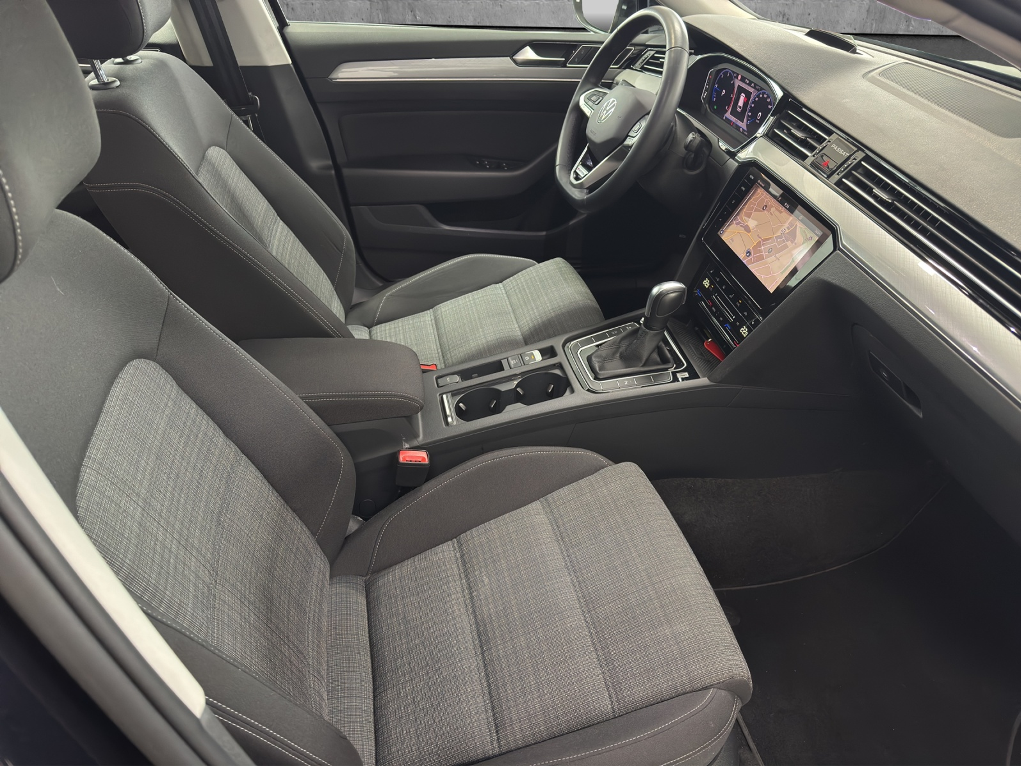 listing desktop thumbnail image 7