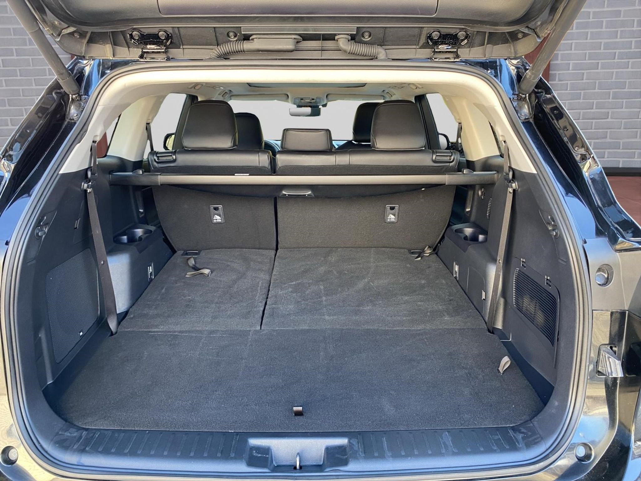 listing desktop thumbnail image 10