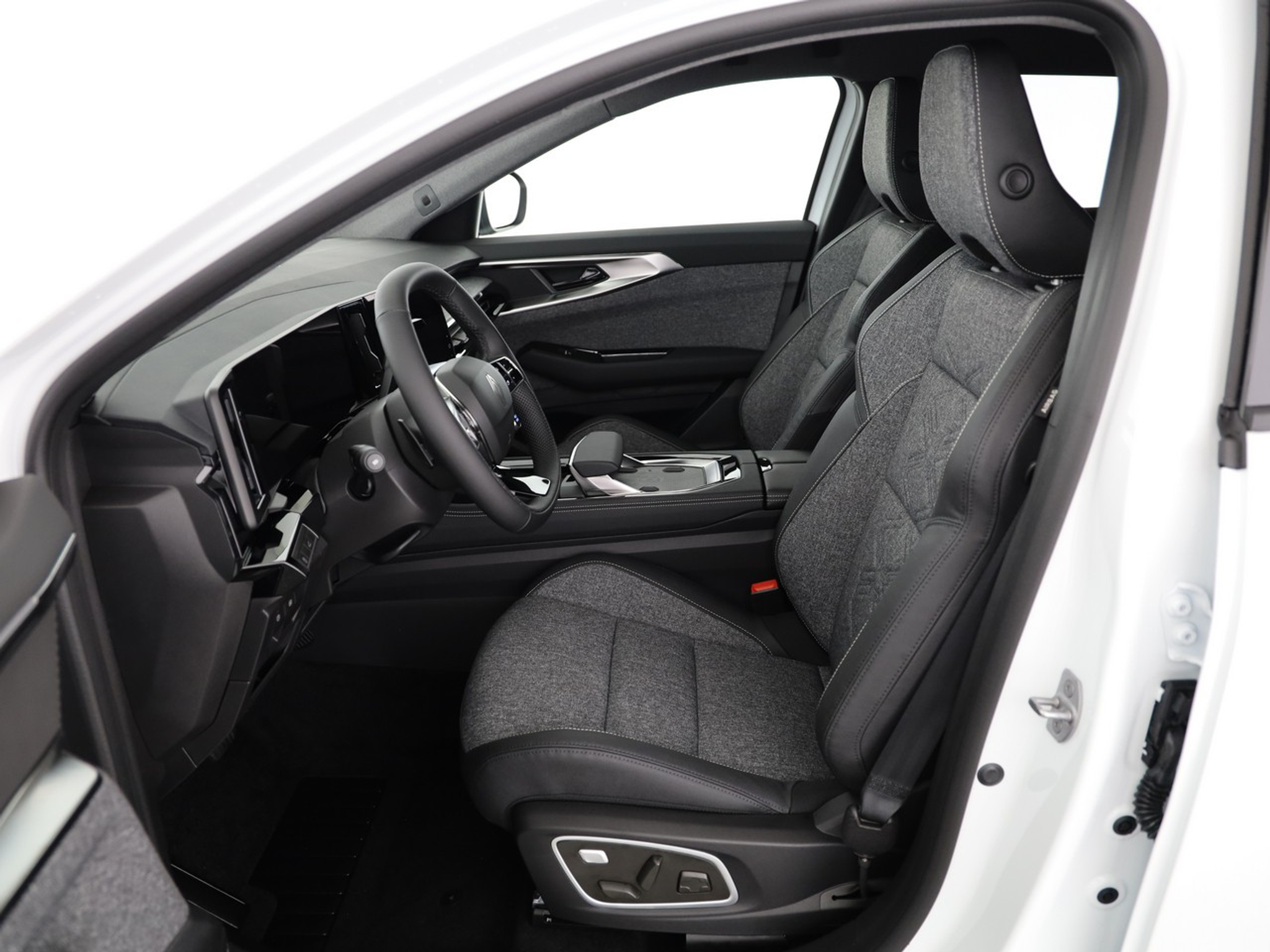 listing desktop thumbnail image 5