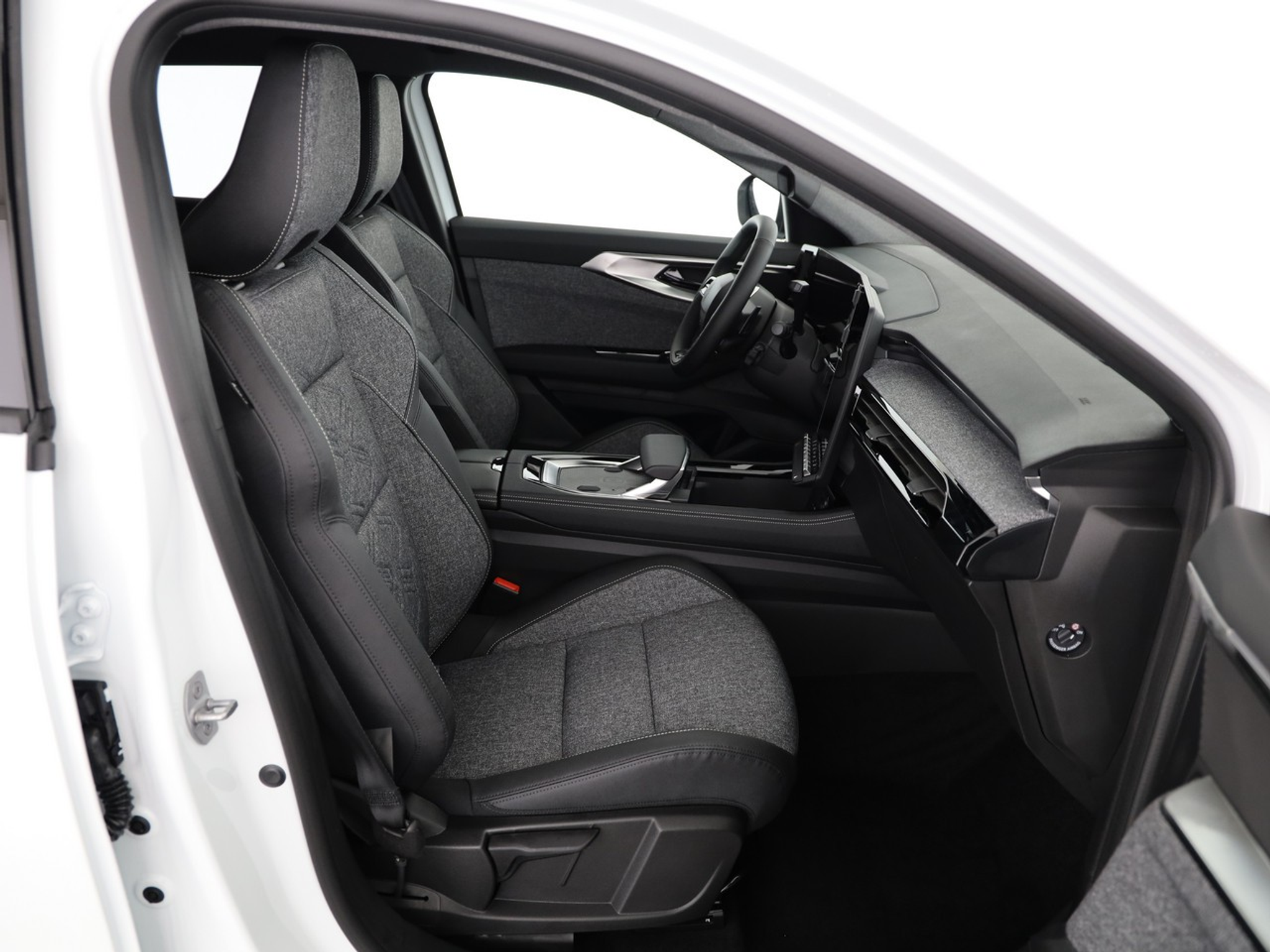 listing desktop thumbnail image 6