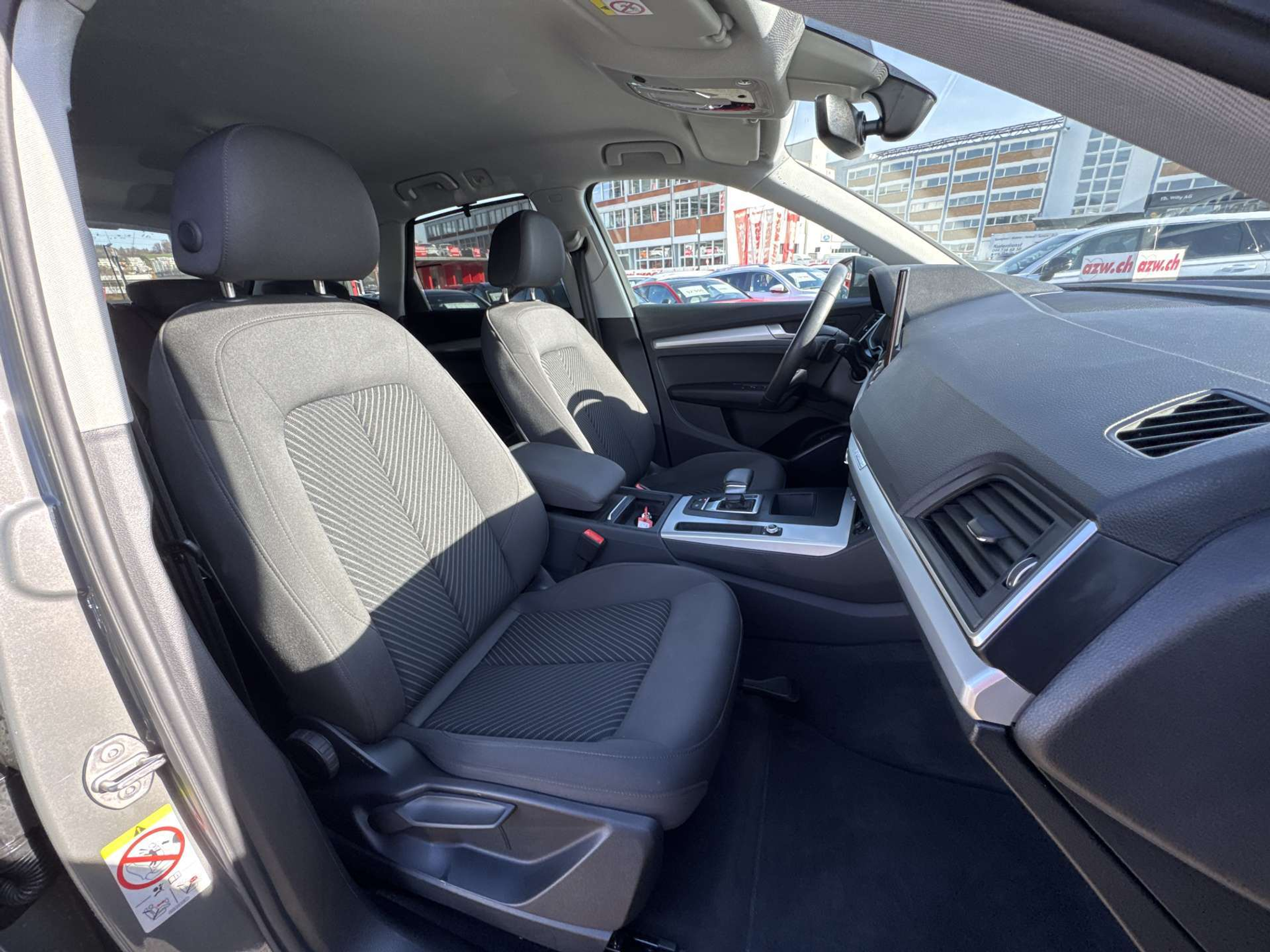 listing desktop thumbnail image 12