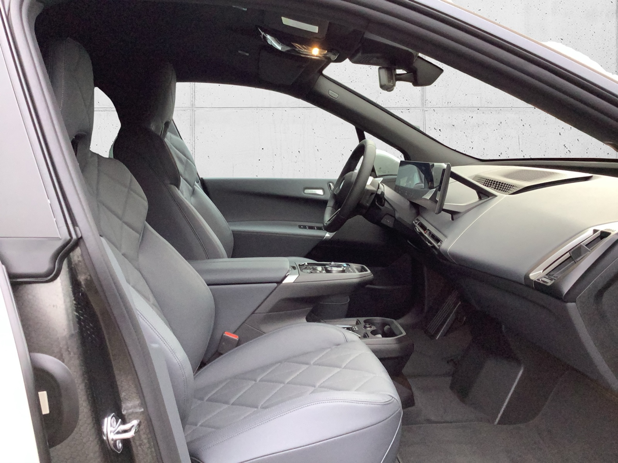 listing desktop thumbnail image 17