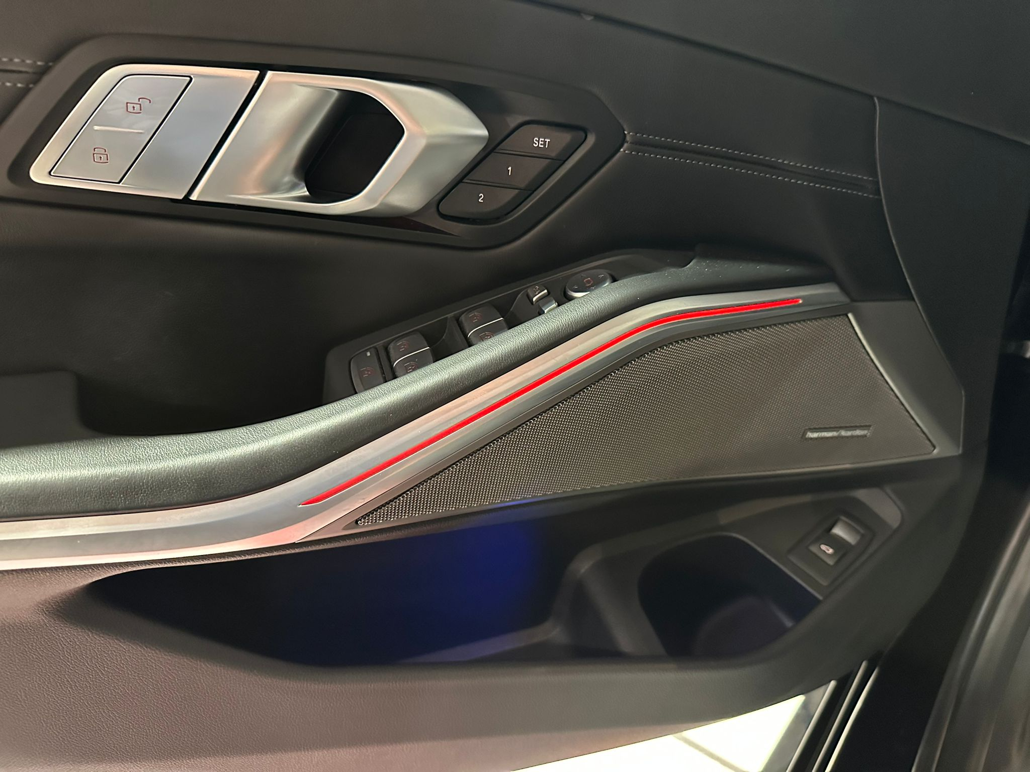 listing desktop thumbnail image 12