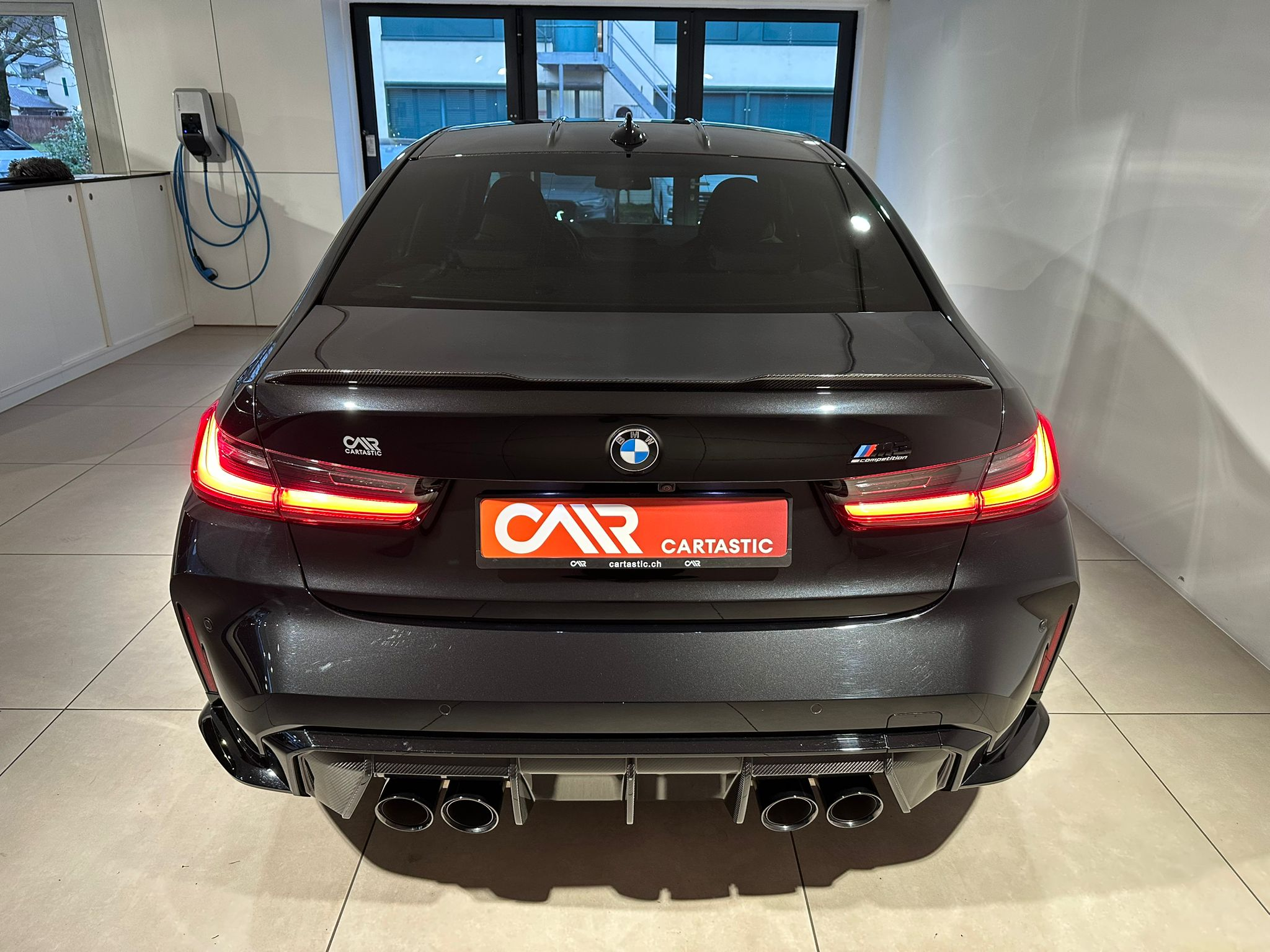 listing desktop thumbnail image 3