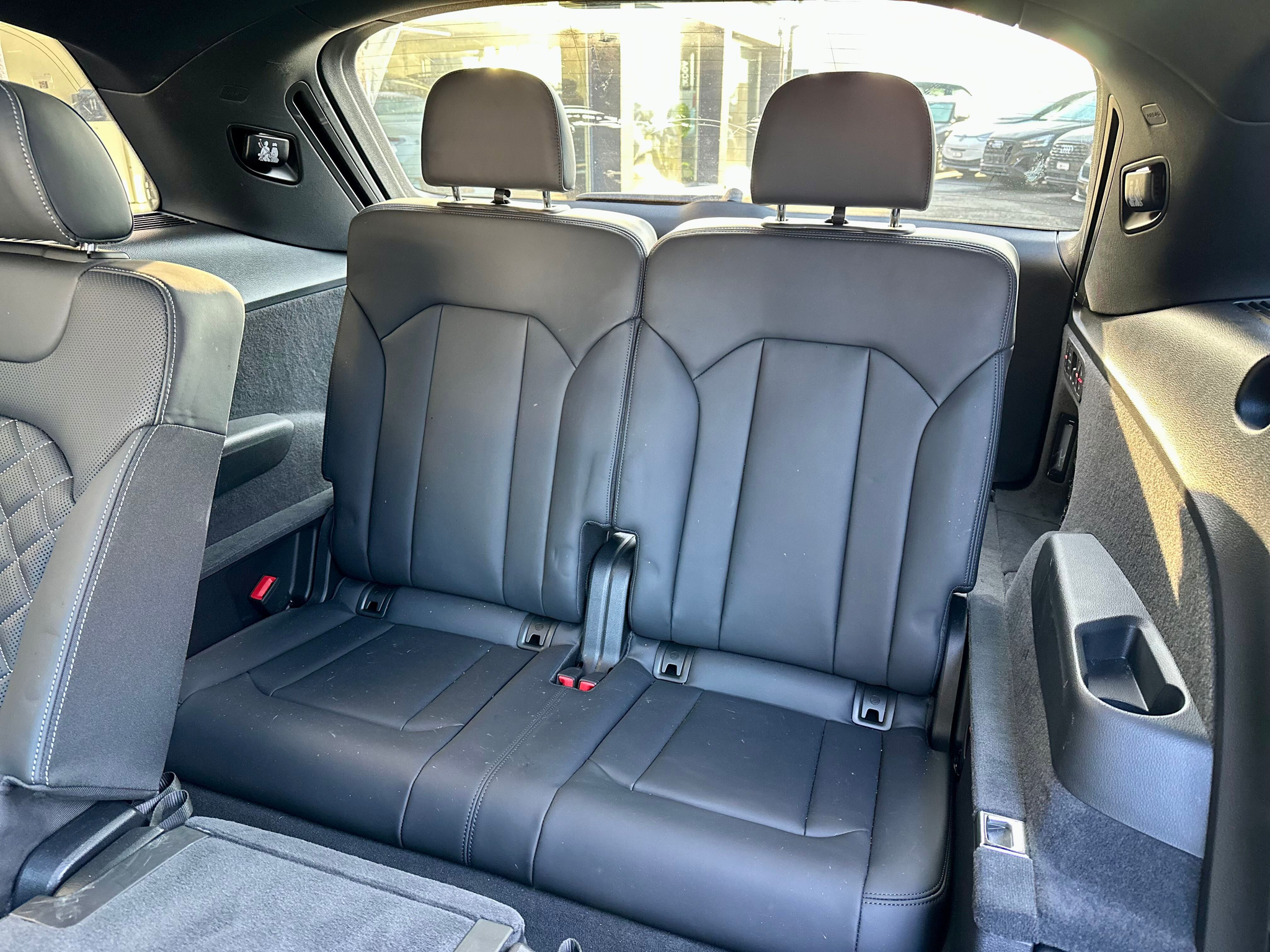 listing desktop thumbnail image 8