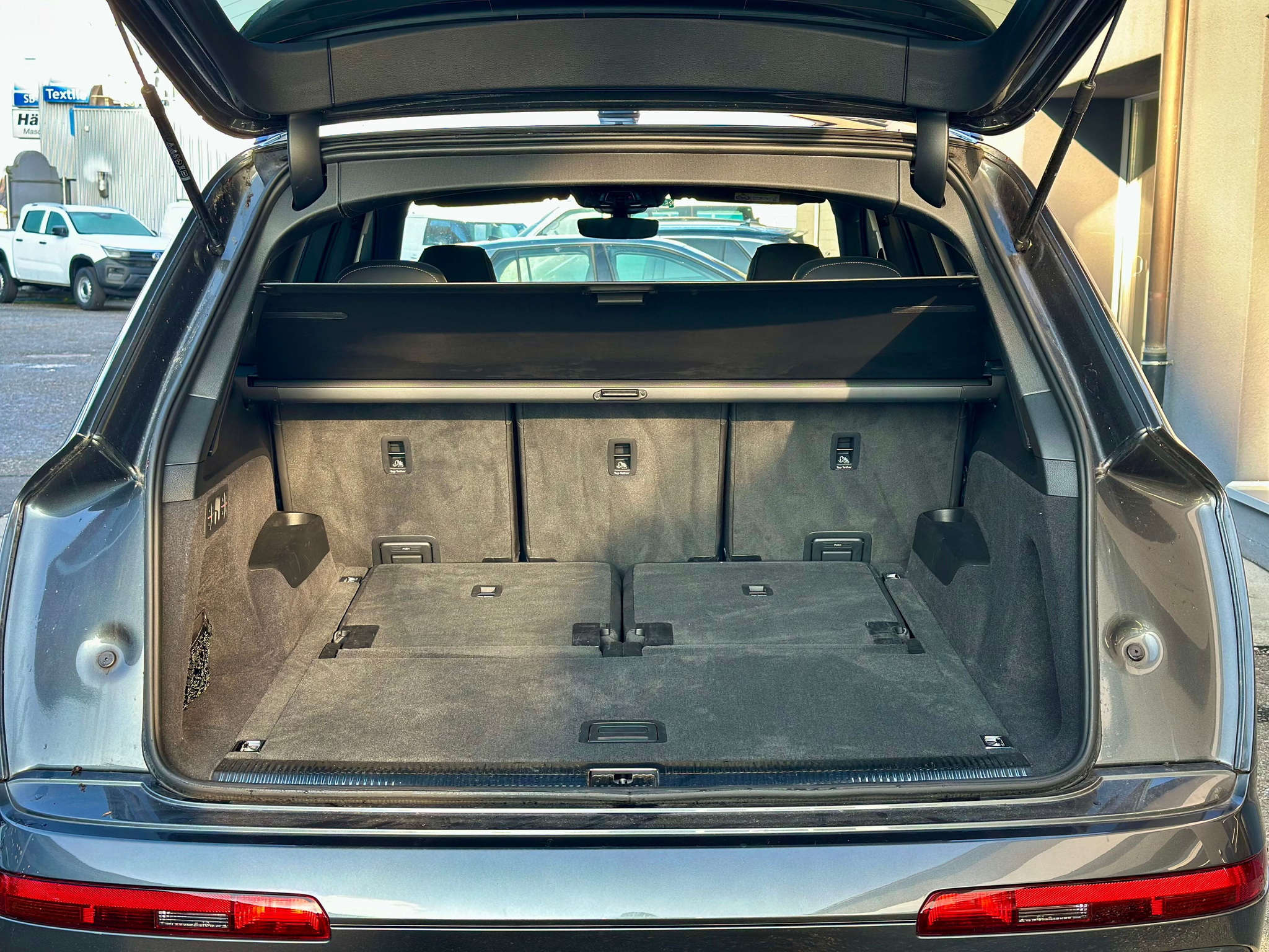 listing desktop thumbnail image 9