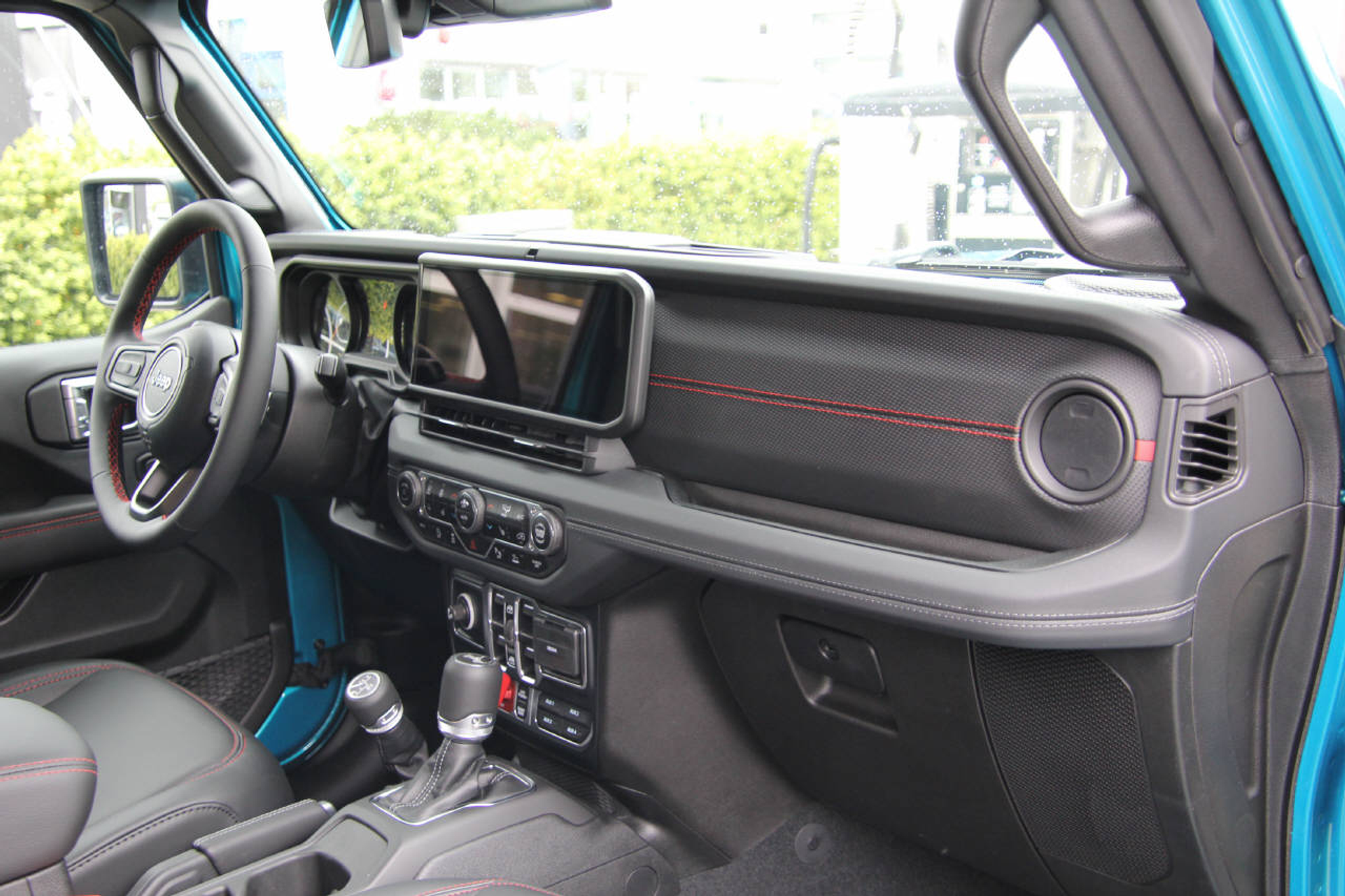 listing desktop thumbnail image 10