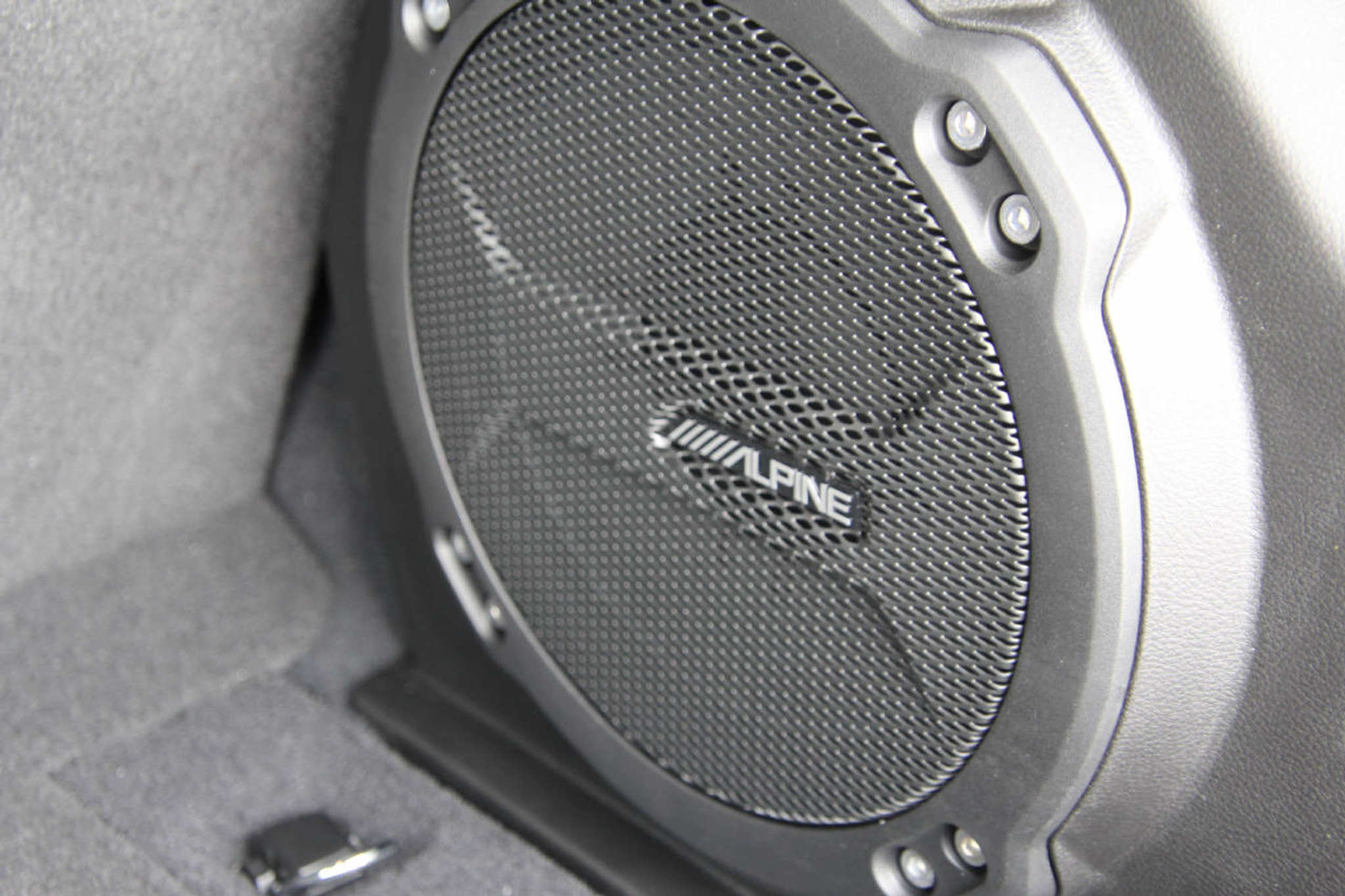 listing desktop thumbnail image 14