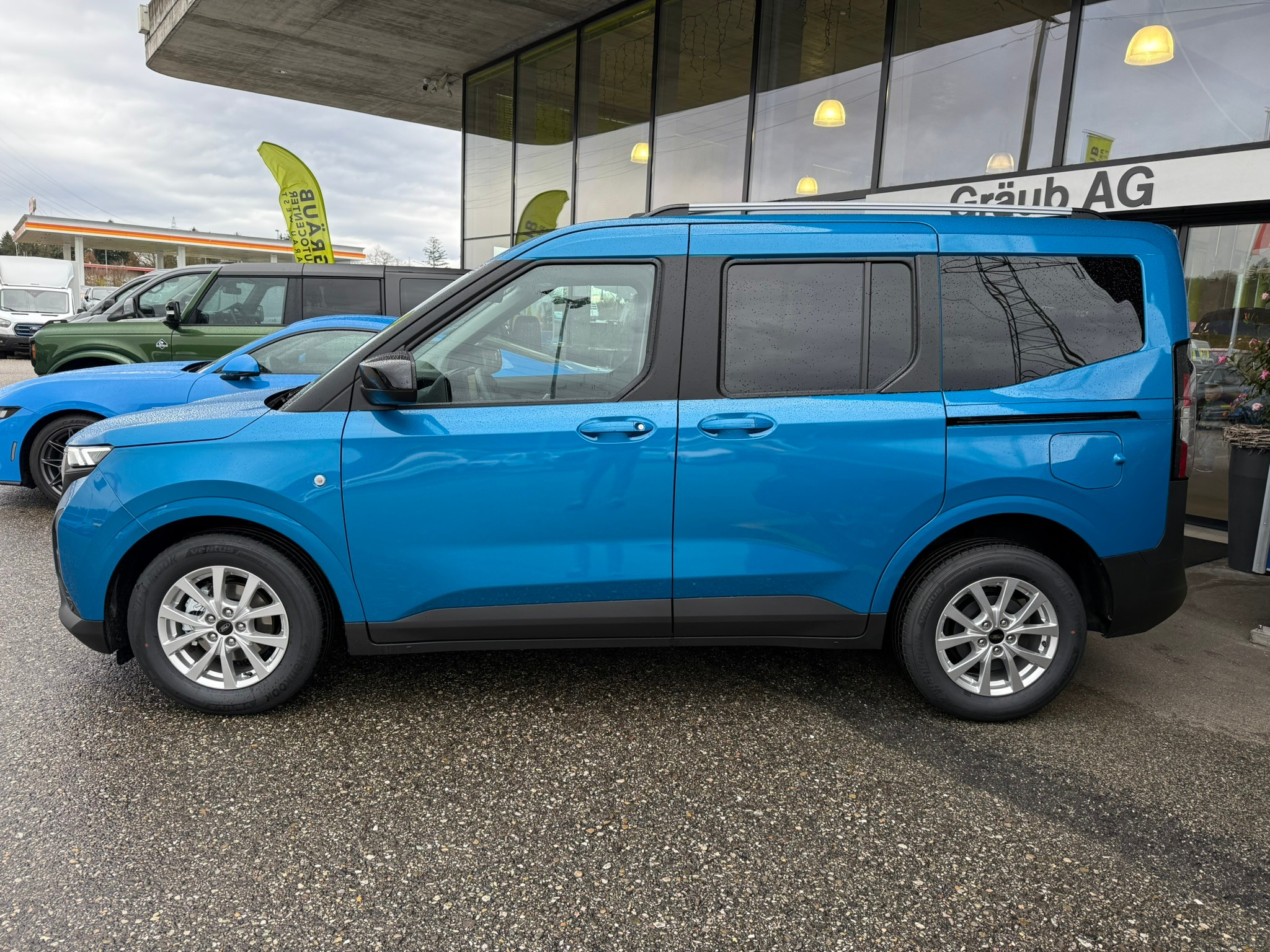 listing desktop thumbnail image 3