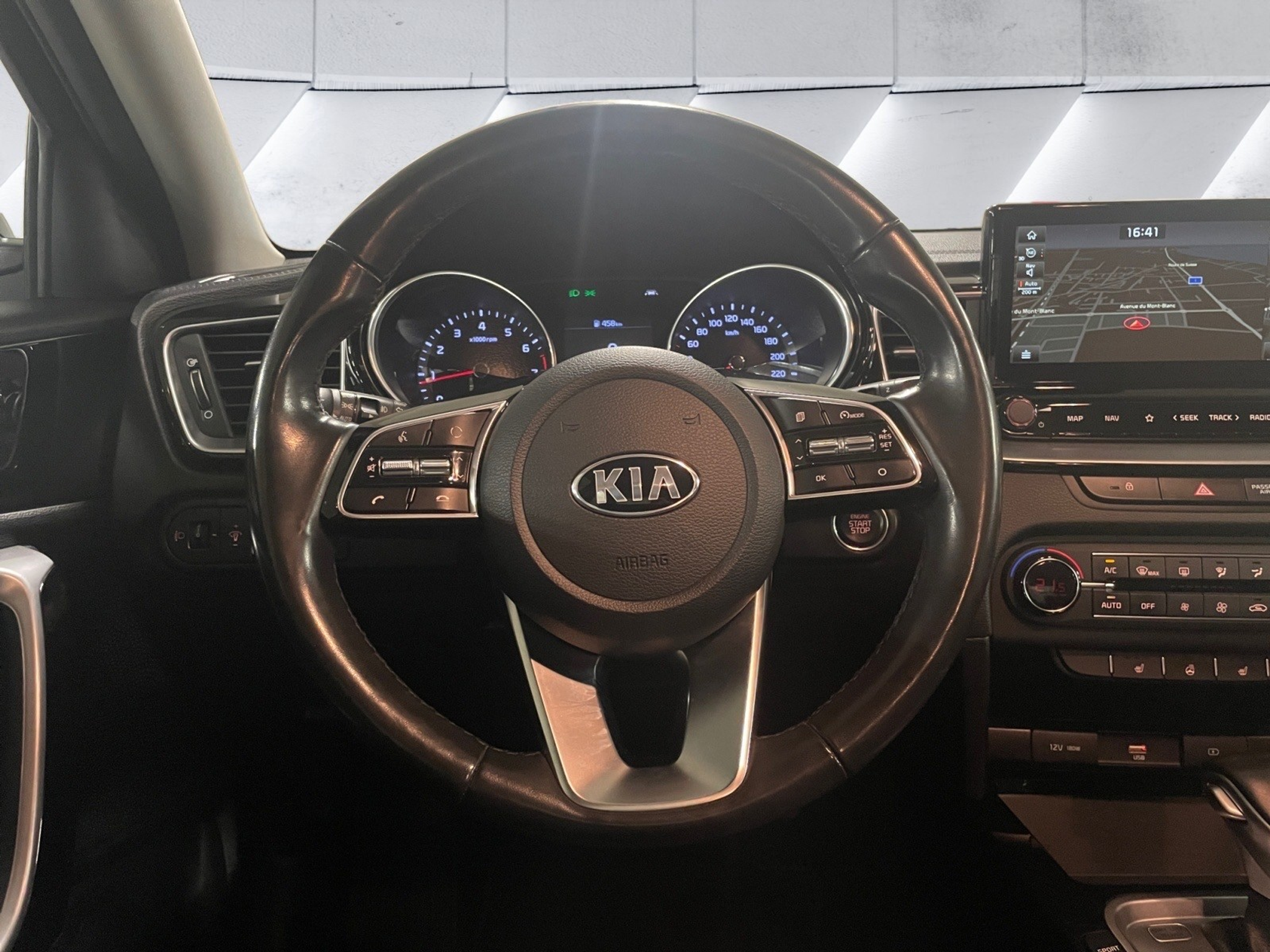 listing desktop thumbnail image 11