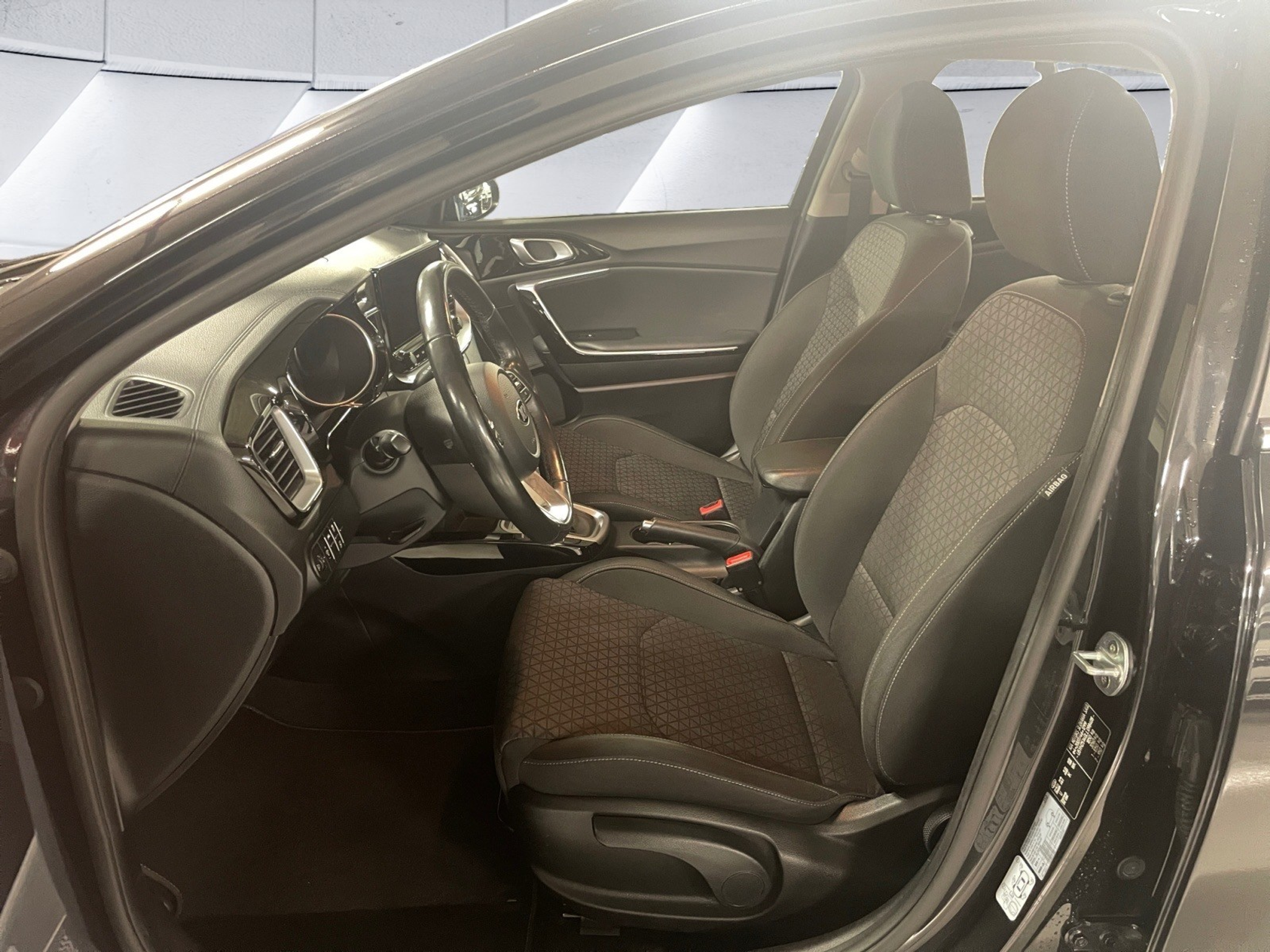 listing desktop thumbnail image 12