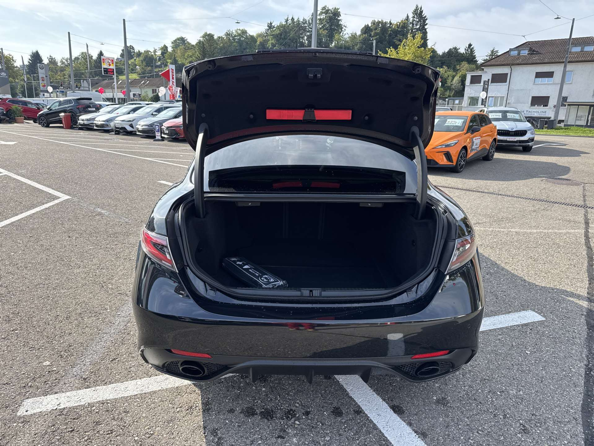 listing desktop thumbnail image 6