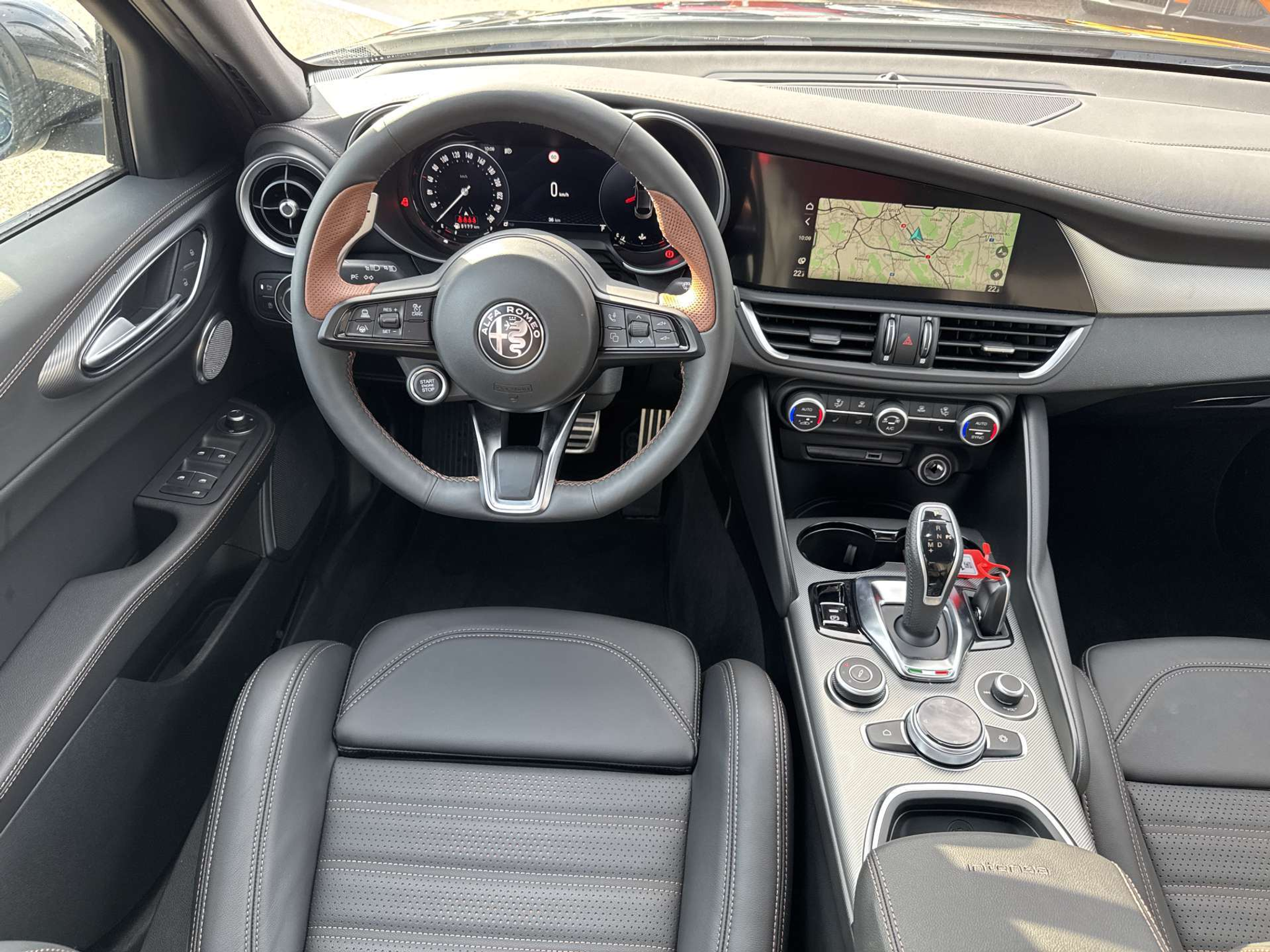 listing desktop thumbnail image 3