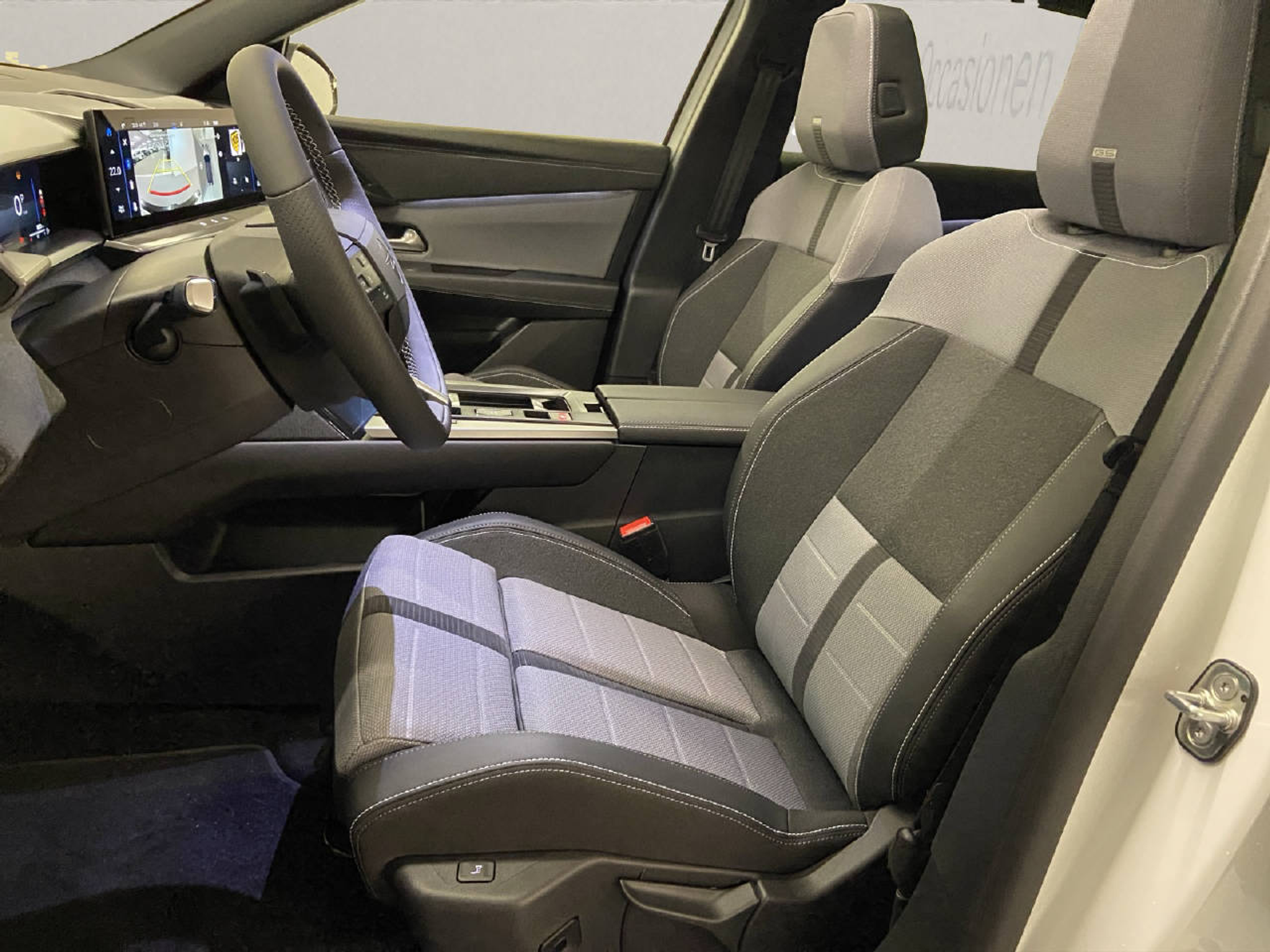 listing desktop thumbnail image 4