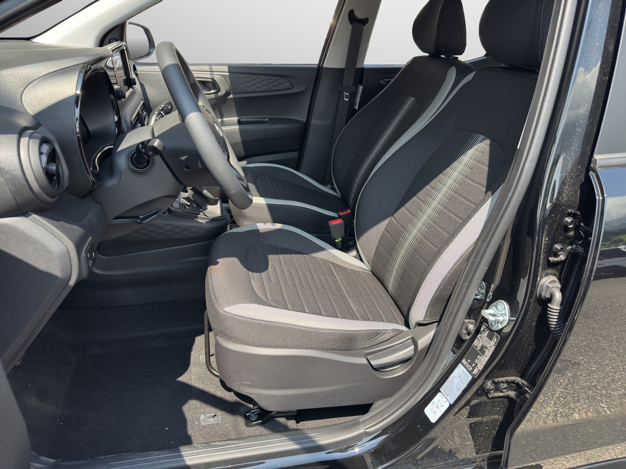 listing desktop thumbnail image 5