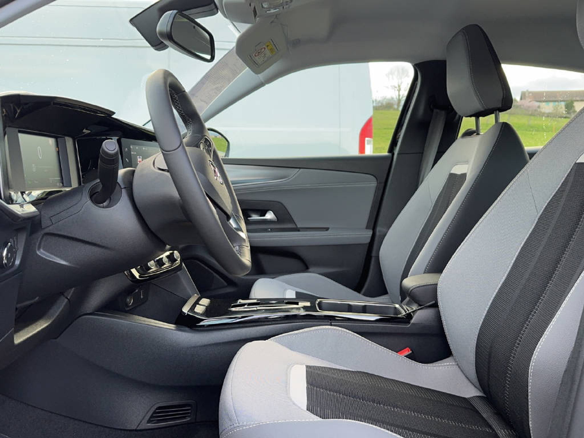 listing desktop thumbnail image 6