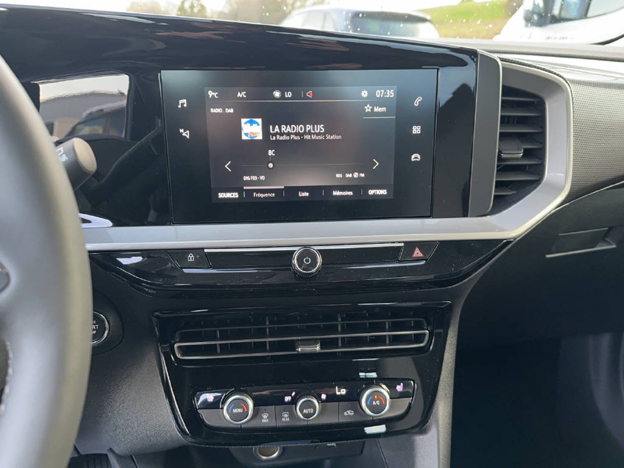 listing desktop thumbnail image 8