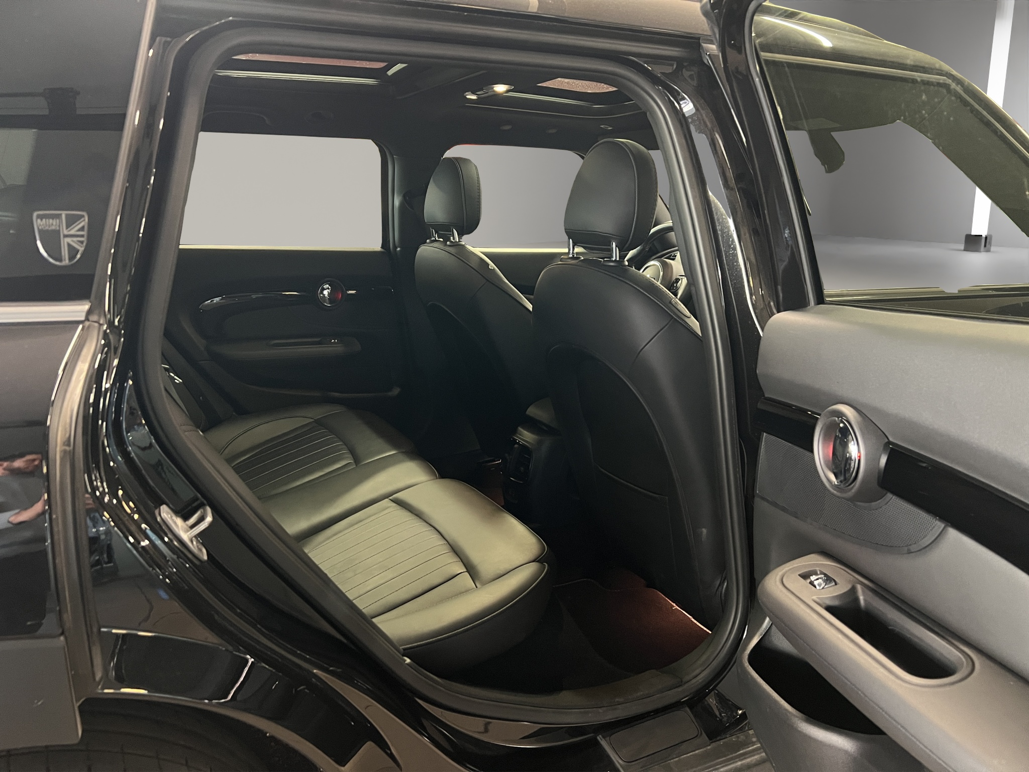 listing desktop thumbnail image 14