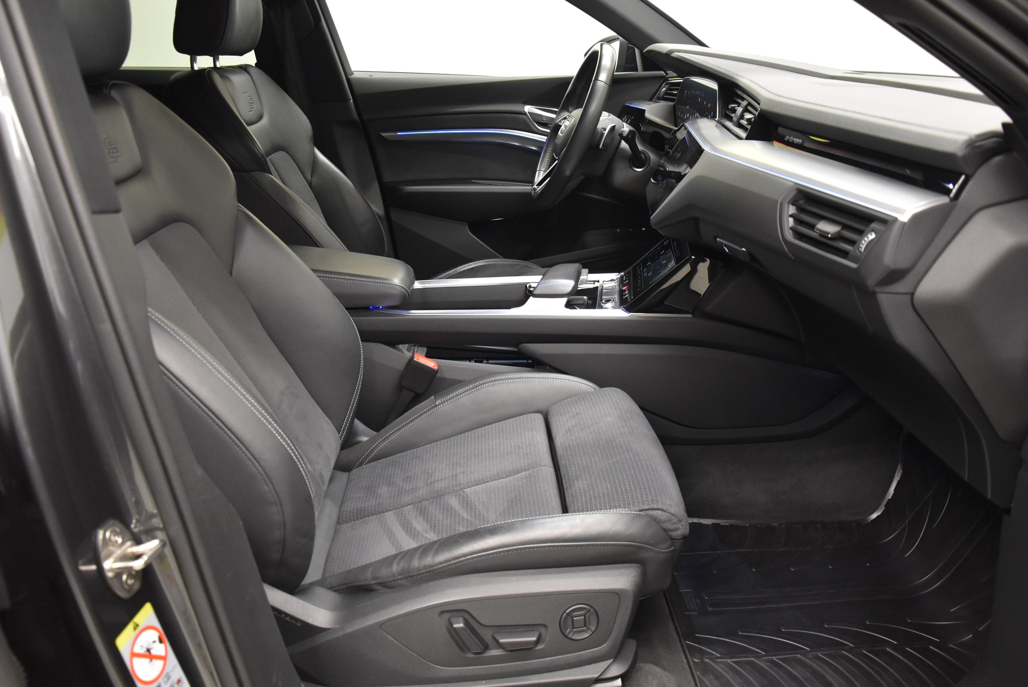 listing desktop thumbnail image 2