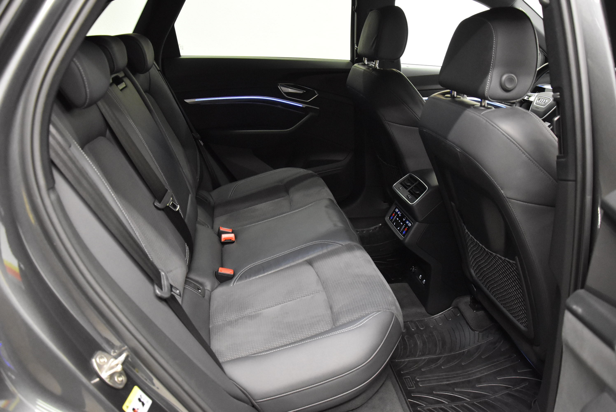 listing desktop thumbnail image 8