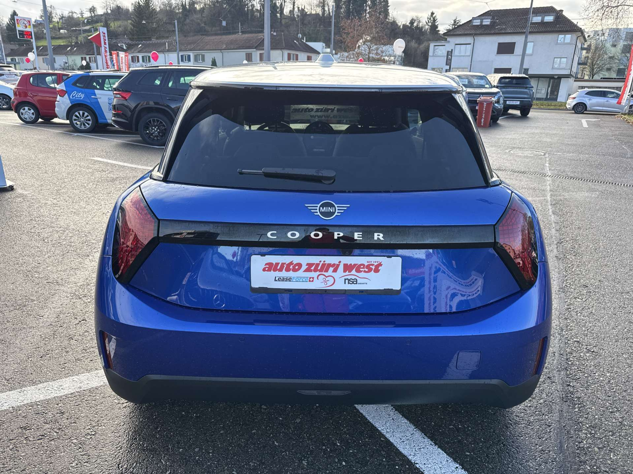 listing desktop thumbnail image 13