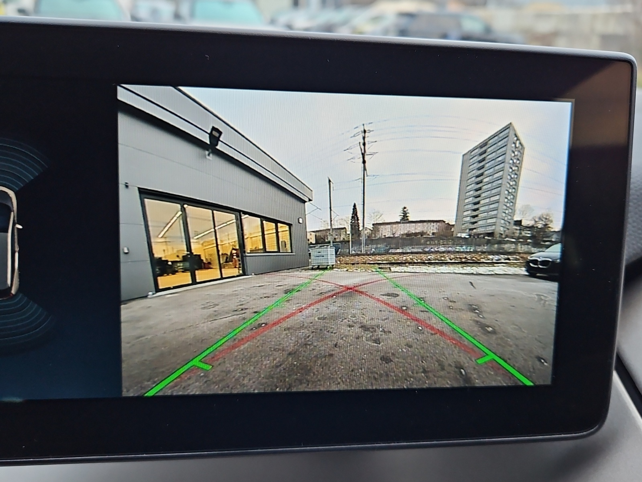 listing desktop thumbnail image 18