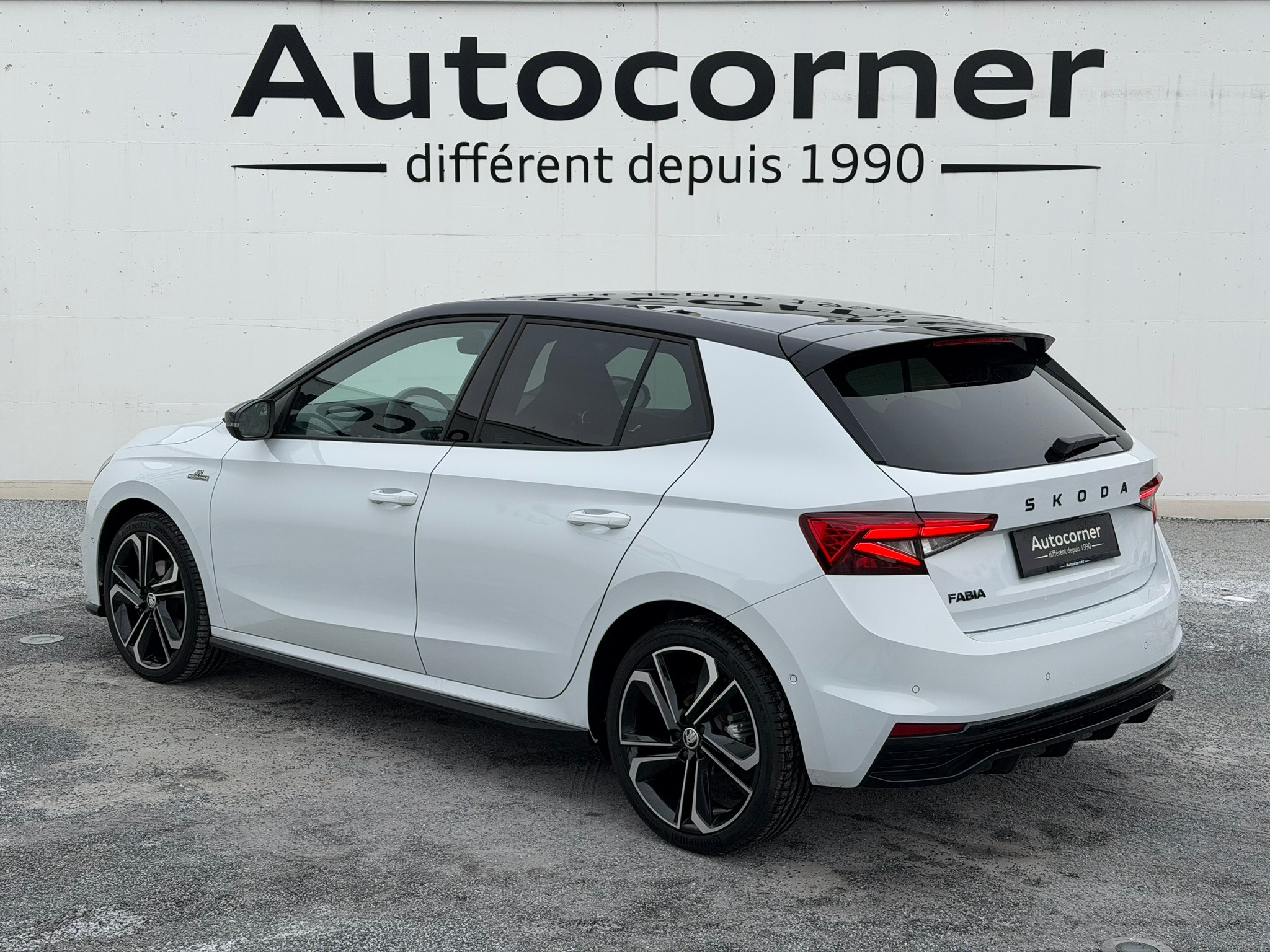 listing desktop thumbnail image 4