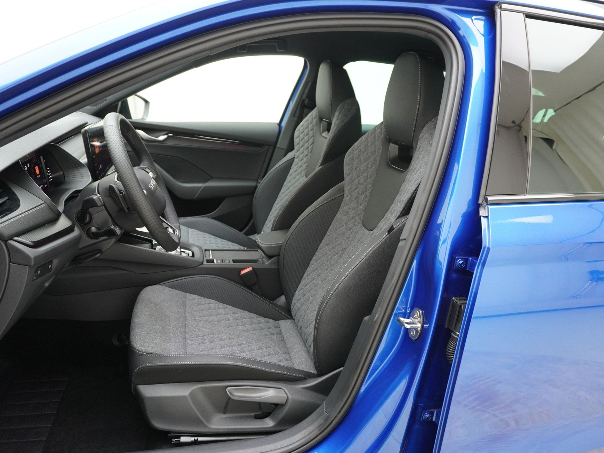 listing desktop thumbnail image 13