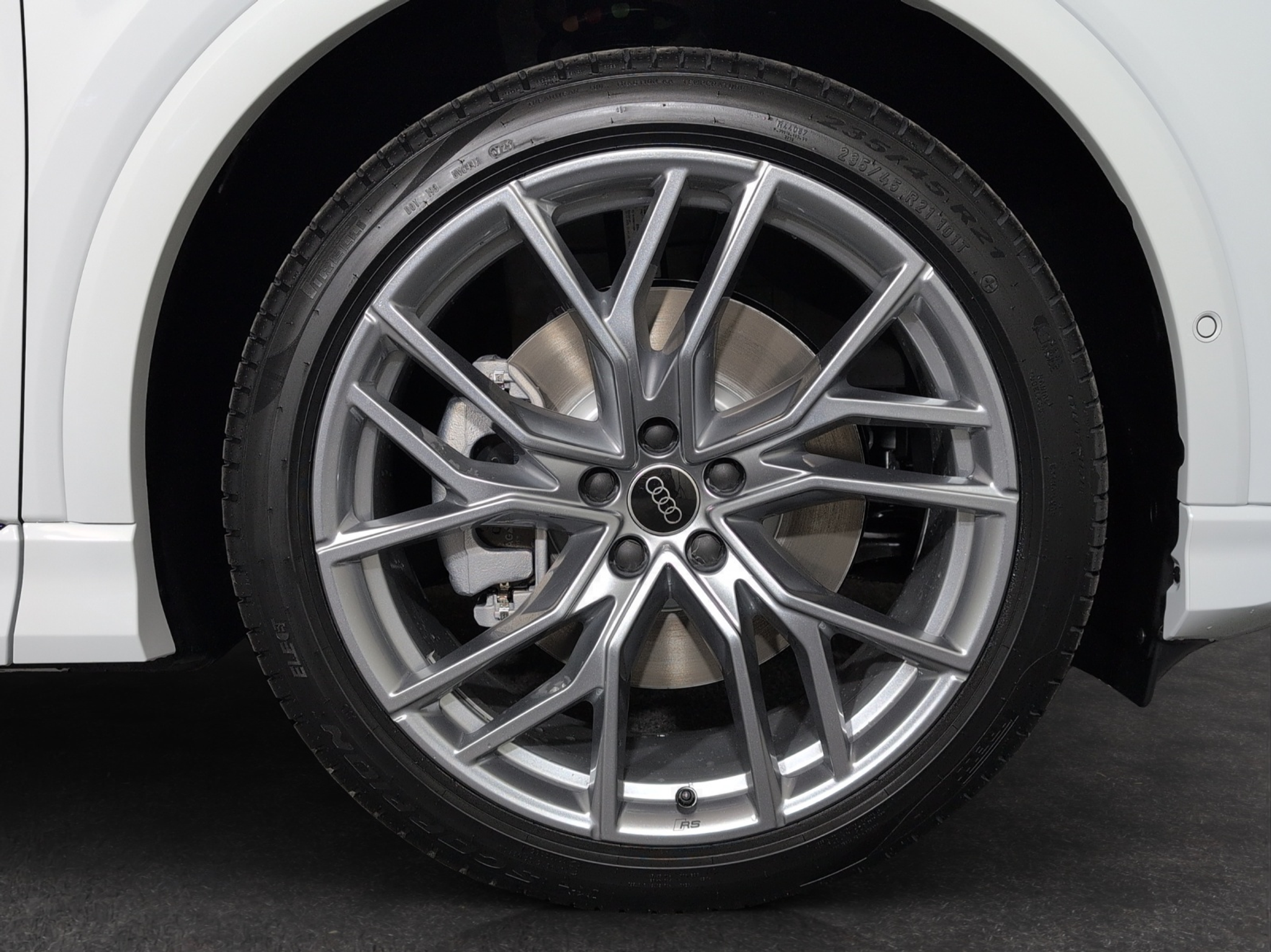 listing desktop thumbnail image 4