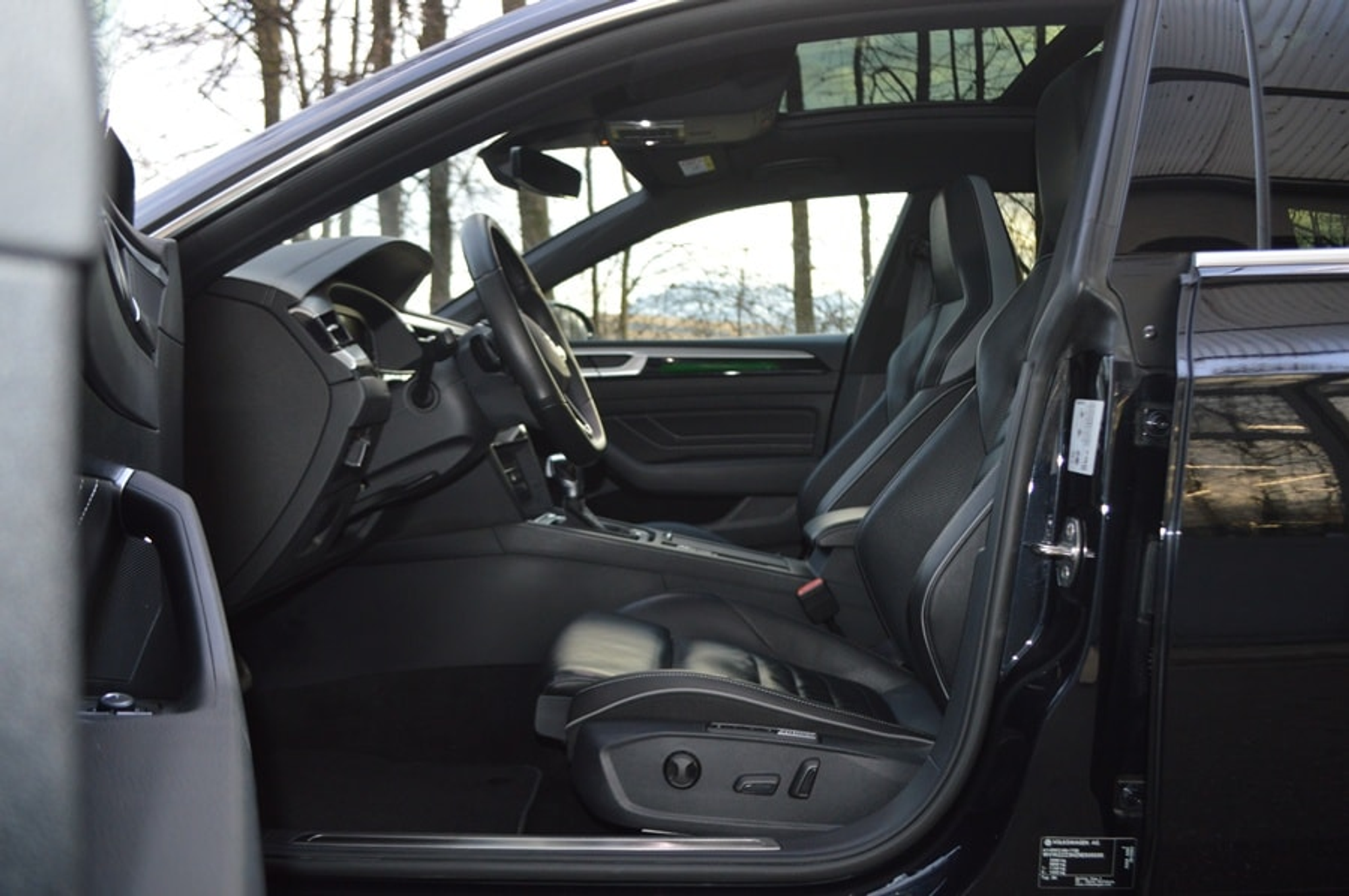 listing desktop thumbnail image 4