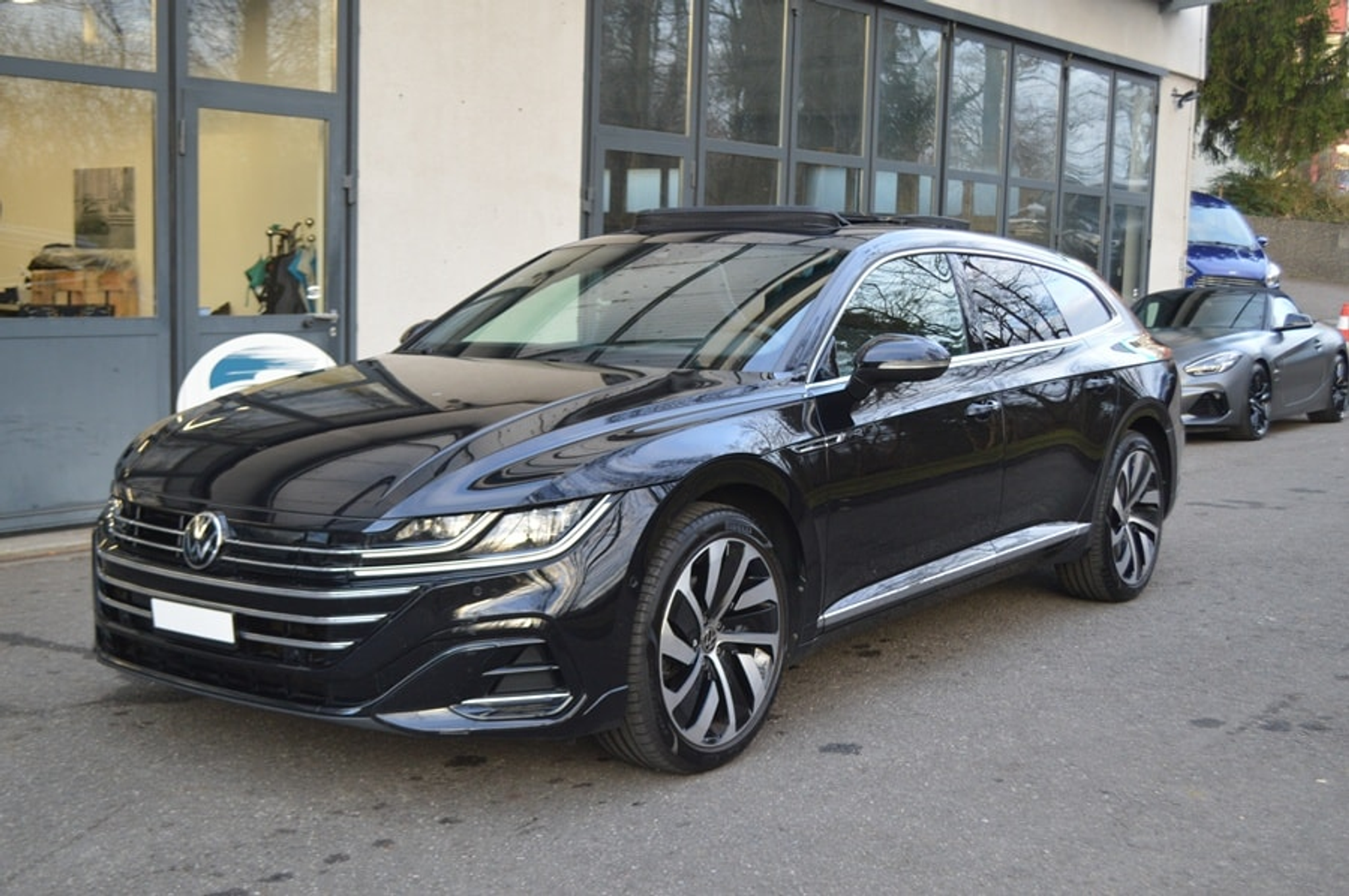 listing desktop thumbnail image 2