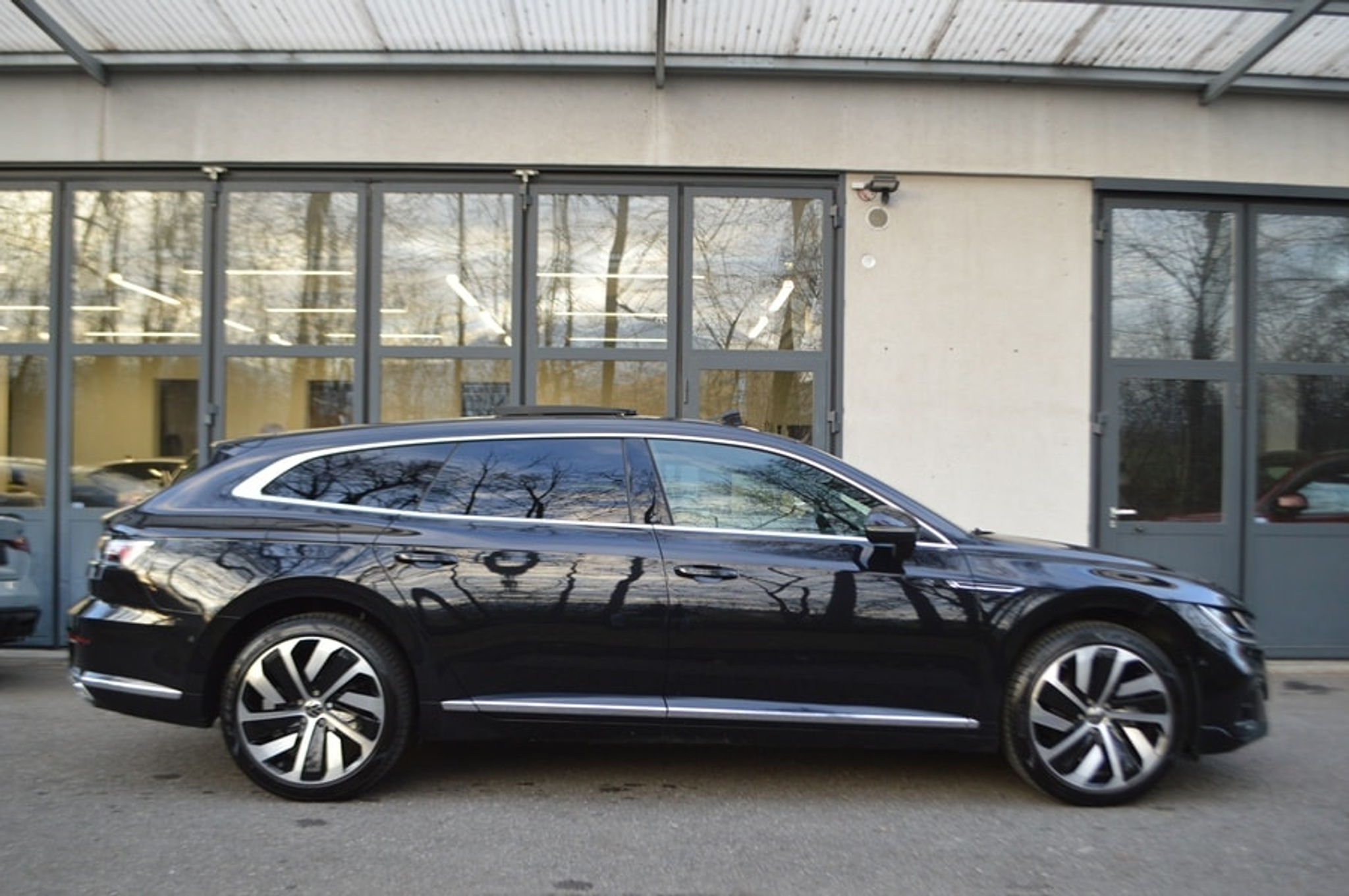 listing desktop thumbnail image 13