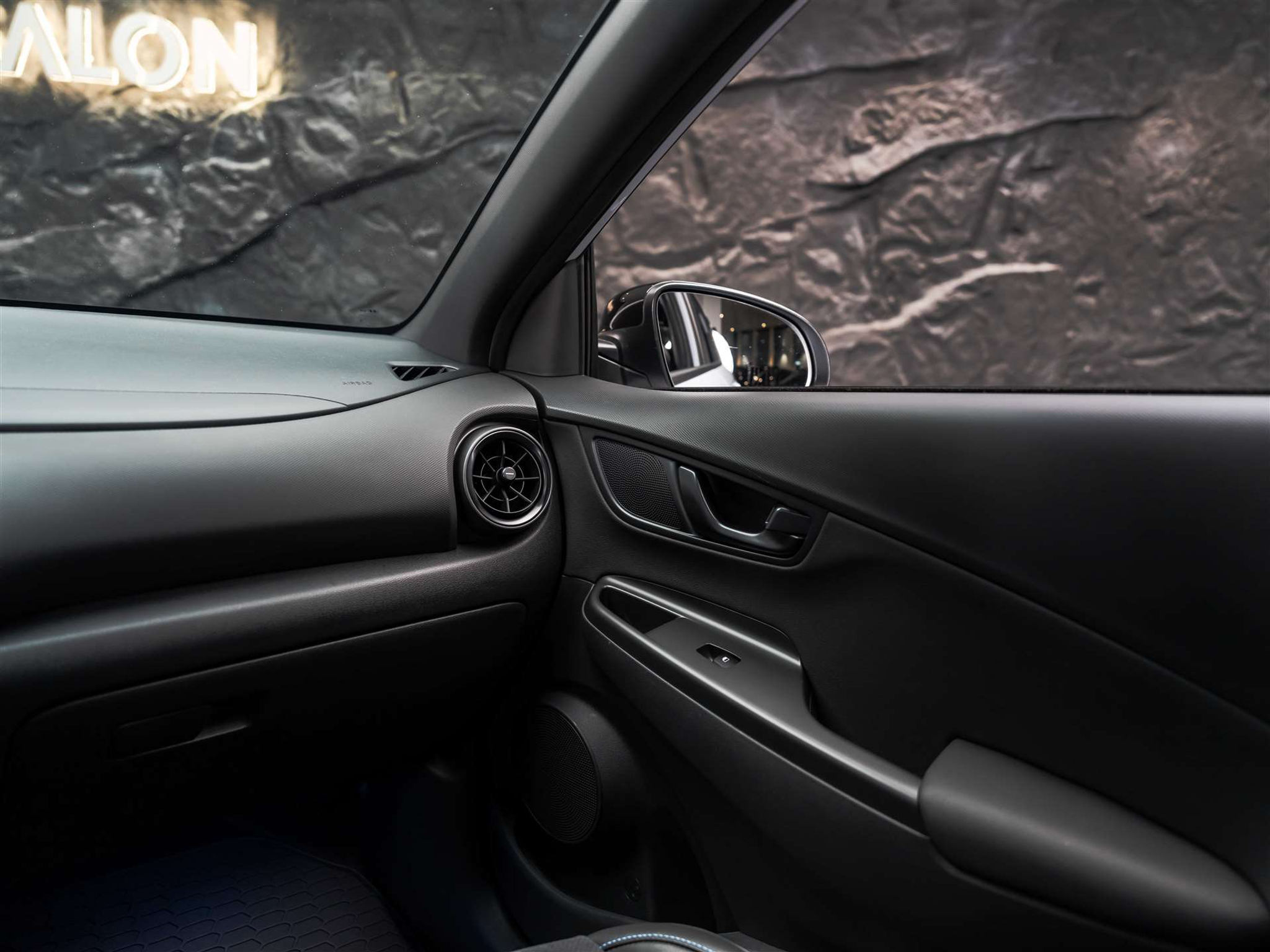 listing desktop thumbnail image 33