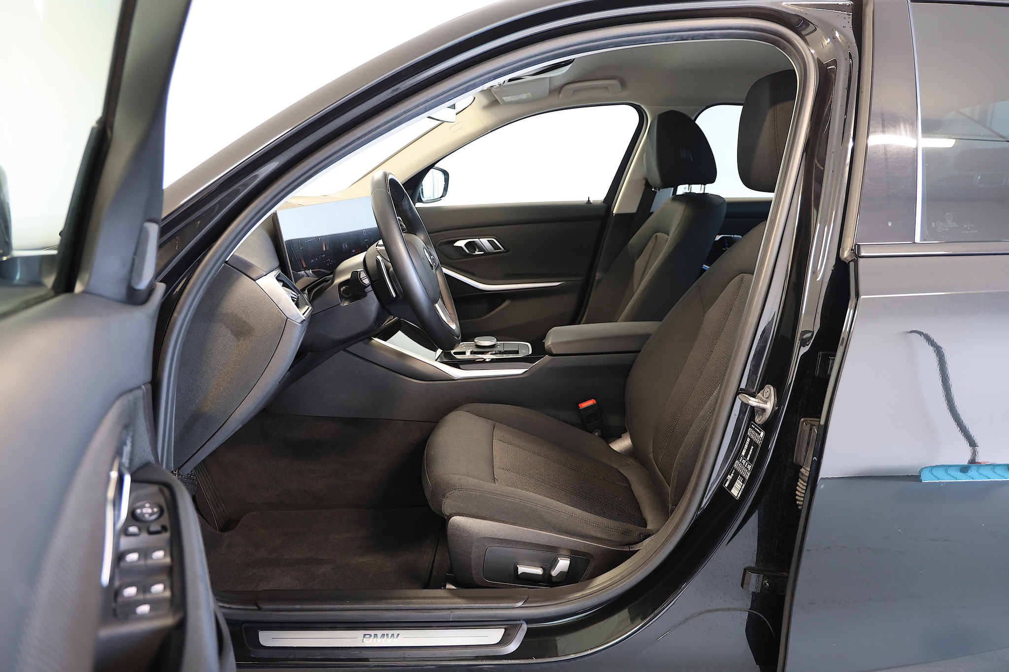 listing desktop thumbnail image 5