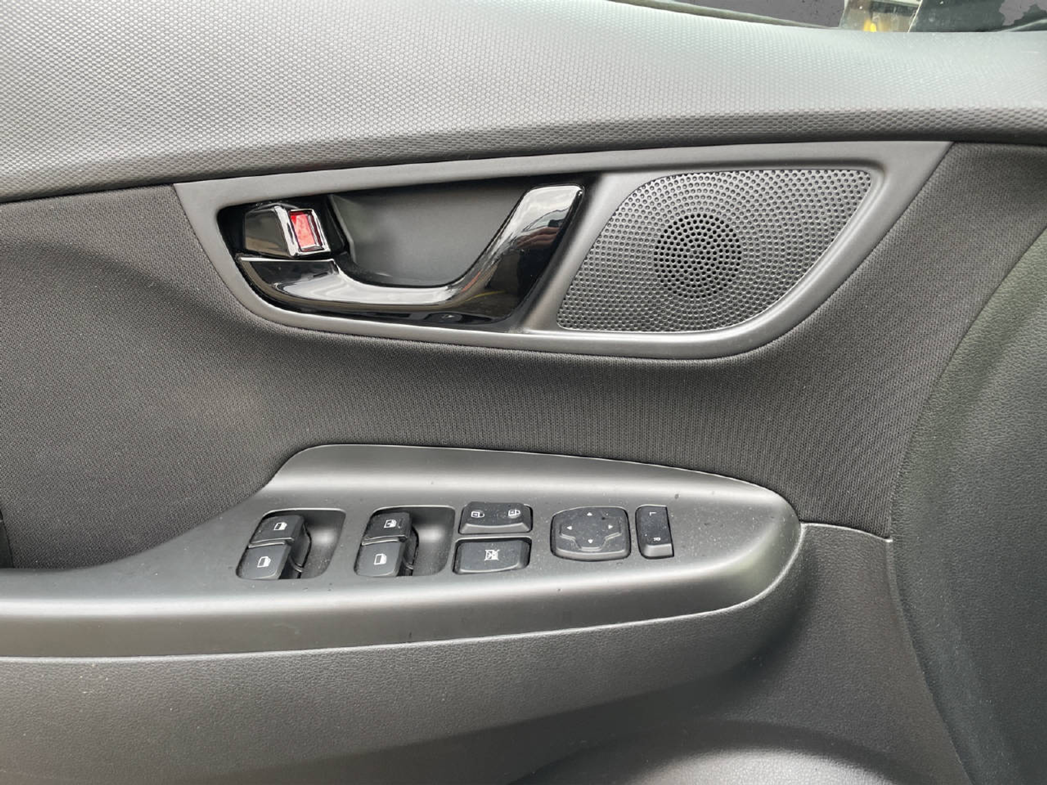 listing desktop thumbnail image 11