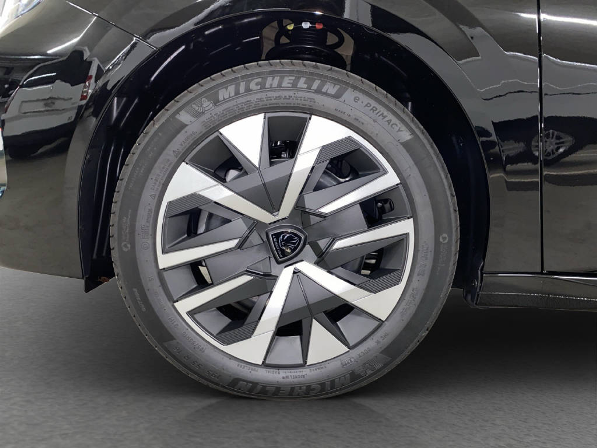 listing desktop thumbnail image 13