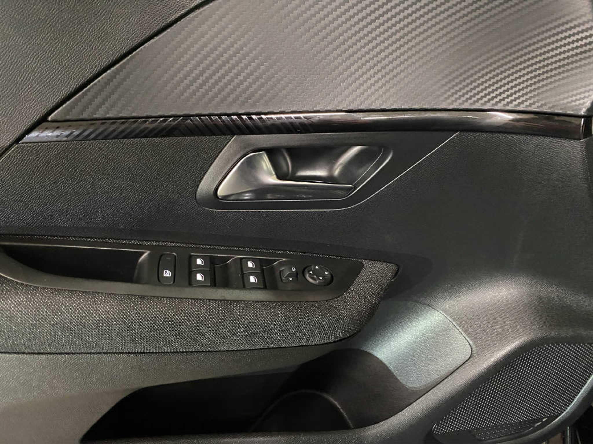 listing desktop thumbnail image 10