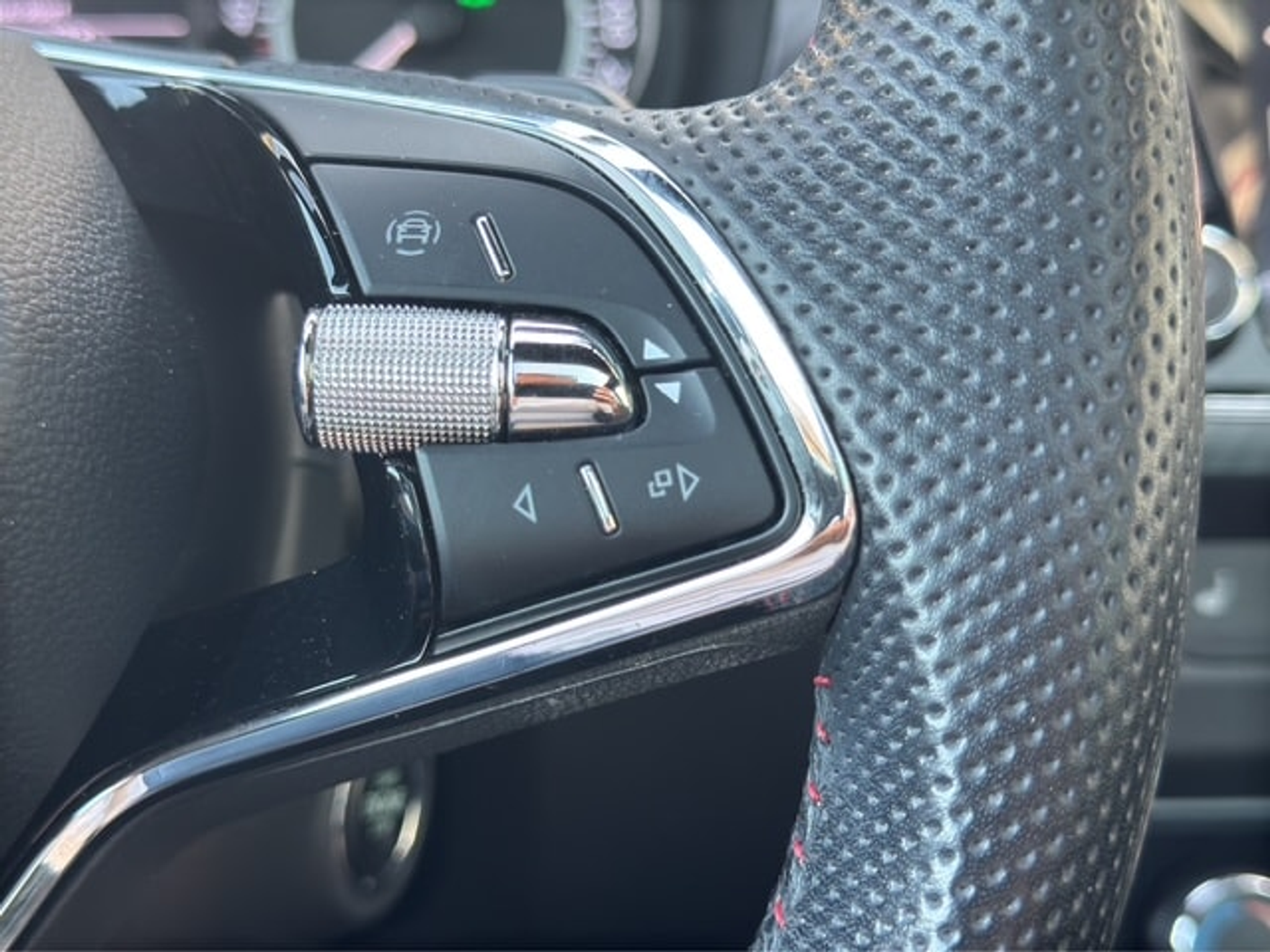 listing desktop thumbnail image 23