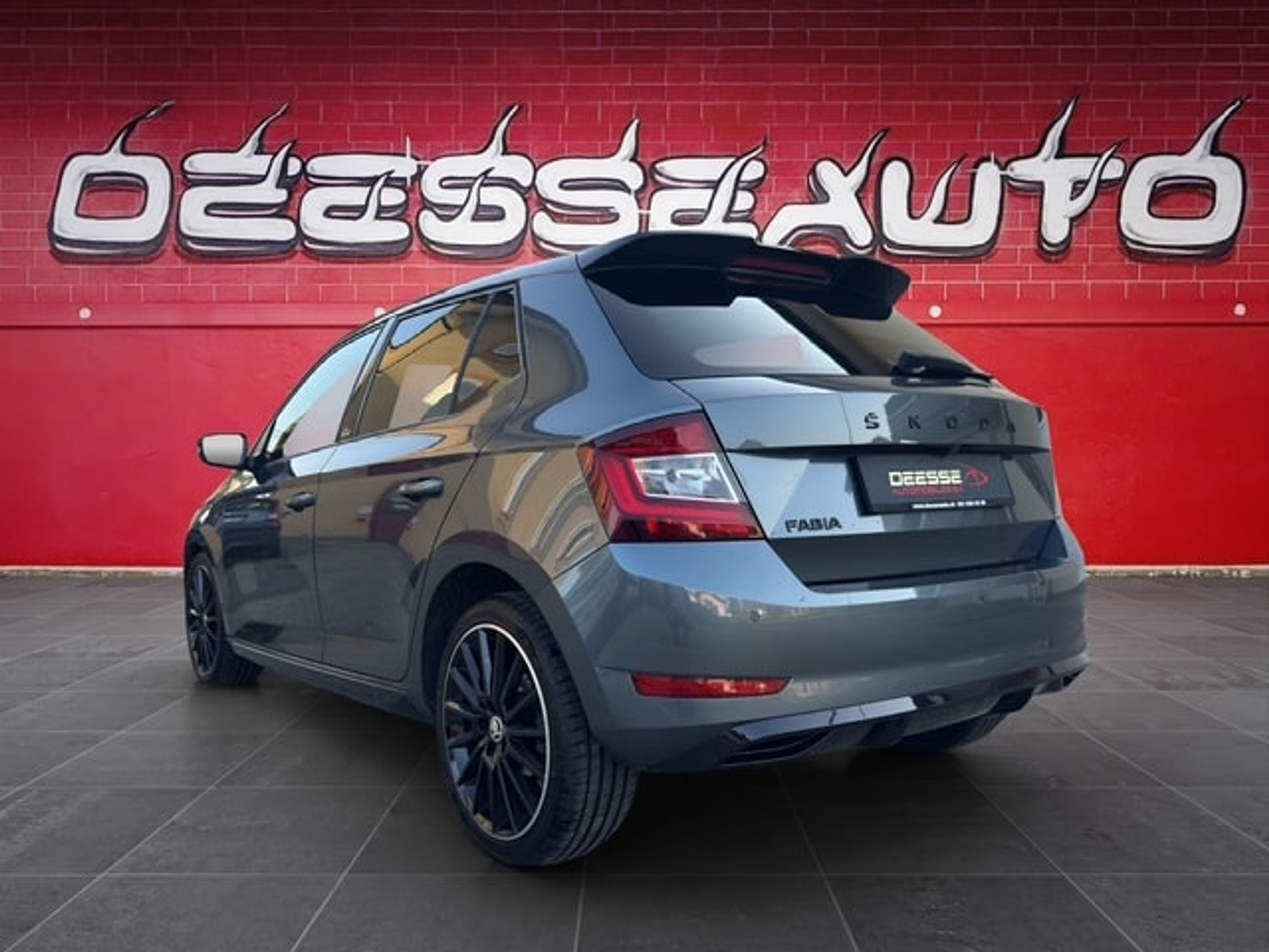 listing desktop thumbnail image 4