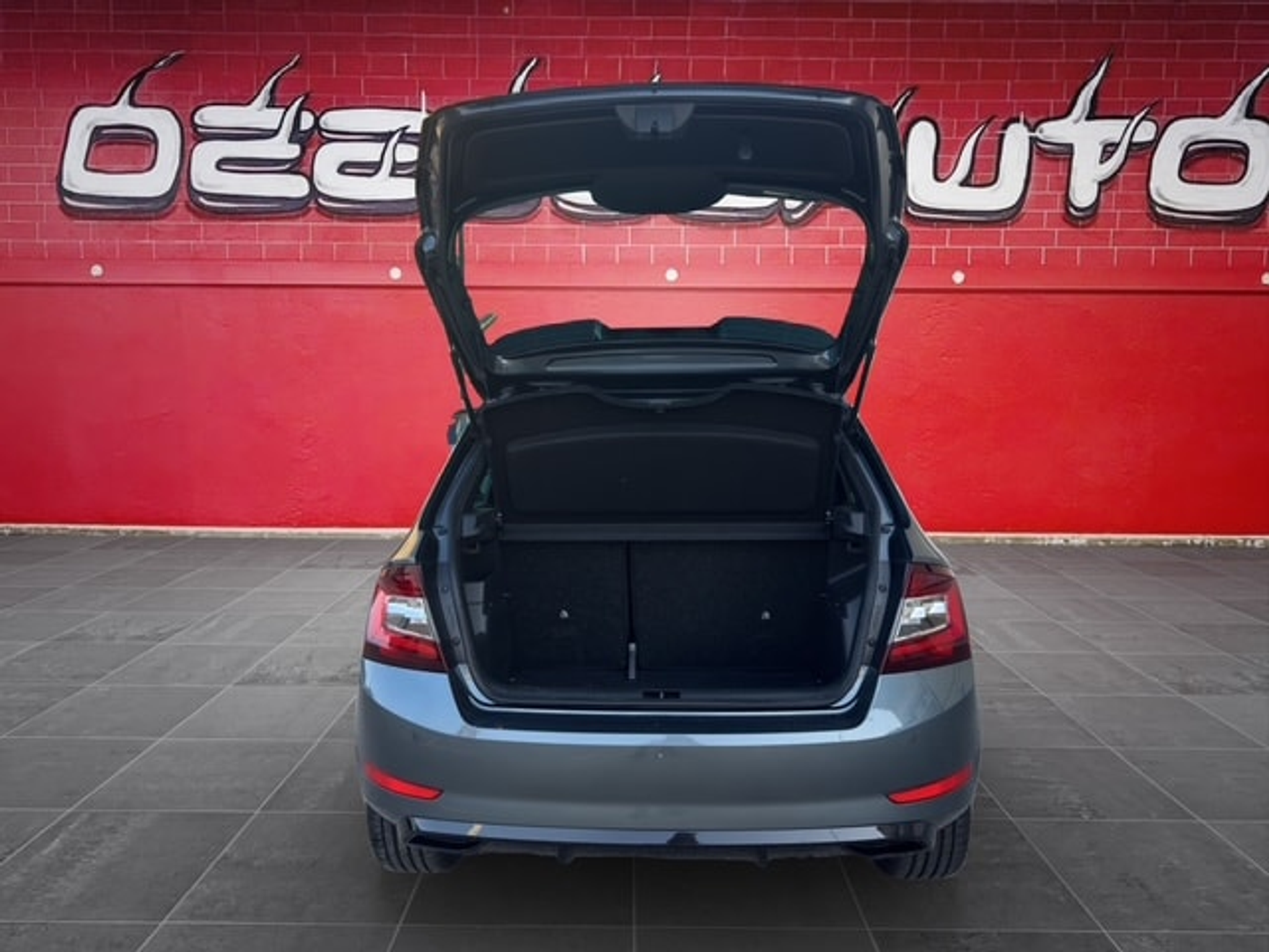 listing desktop thumbnail image 16