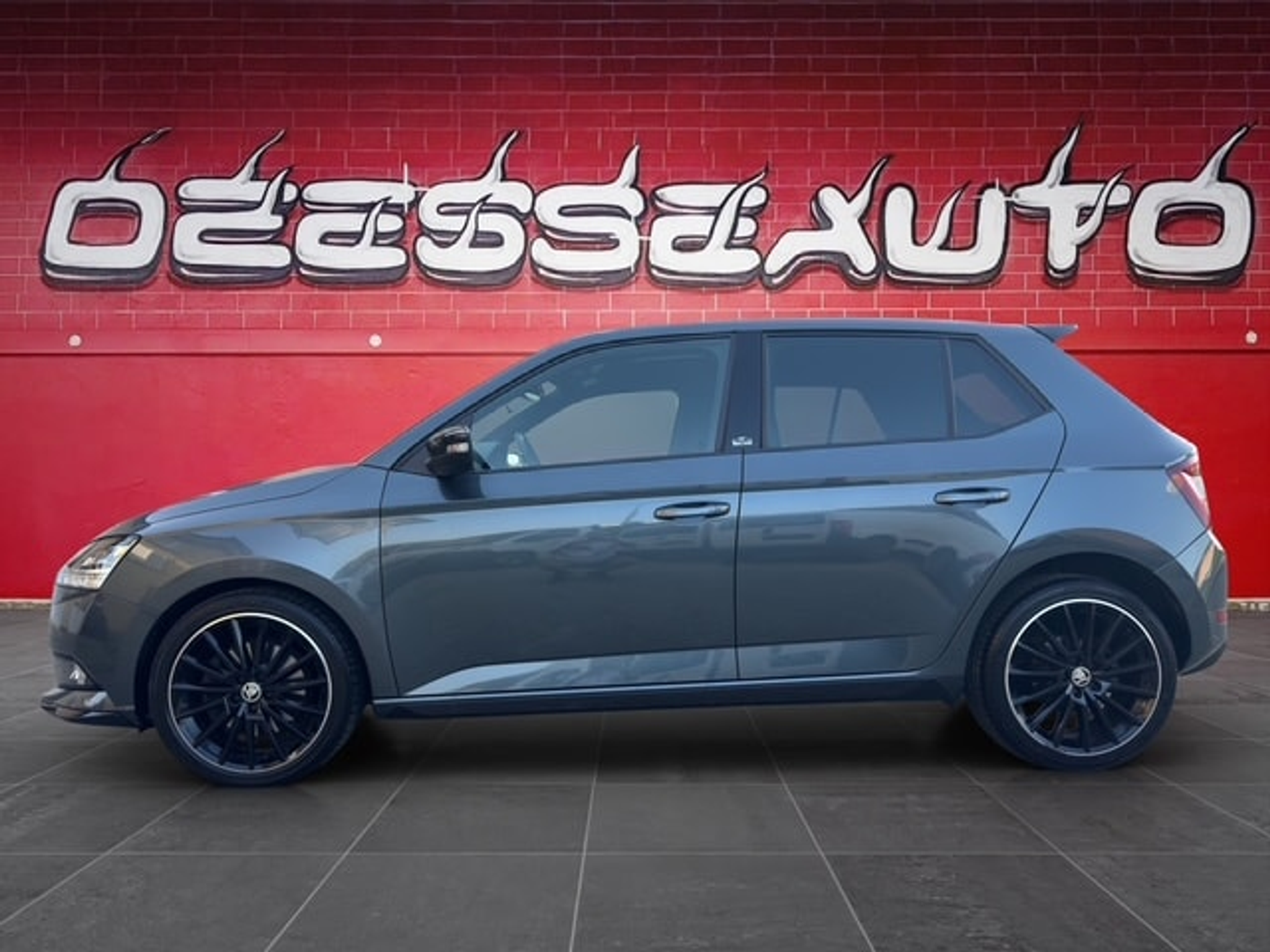 listing desktop thumbnail image 3