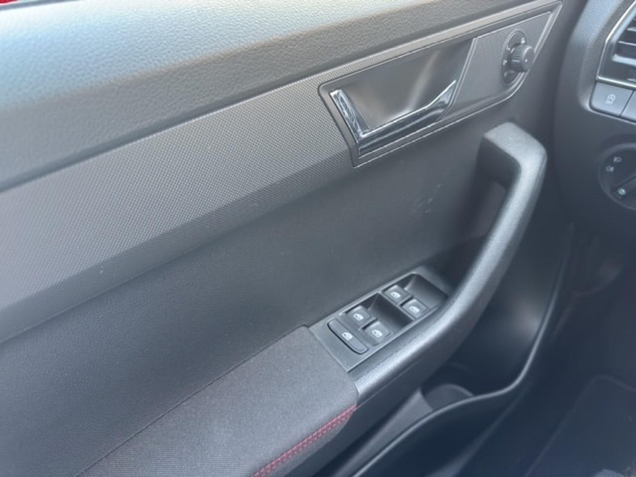 listing desktop thumbnail image 19