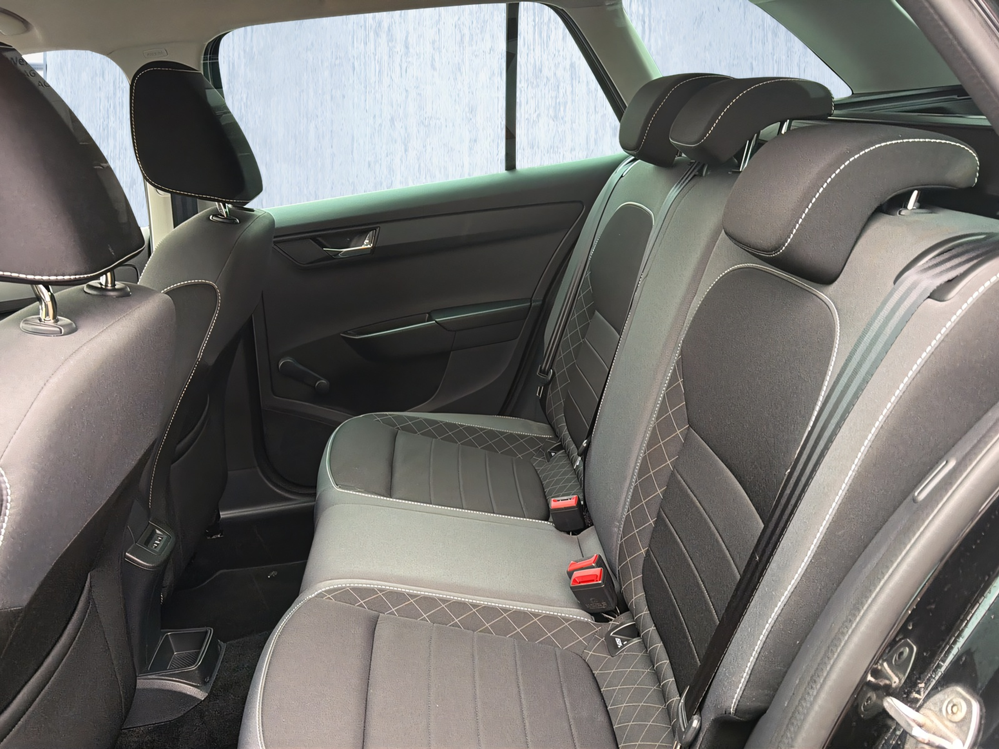 listing desktop thumbnail image 16