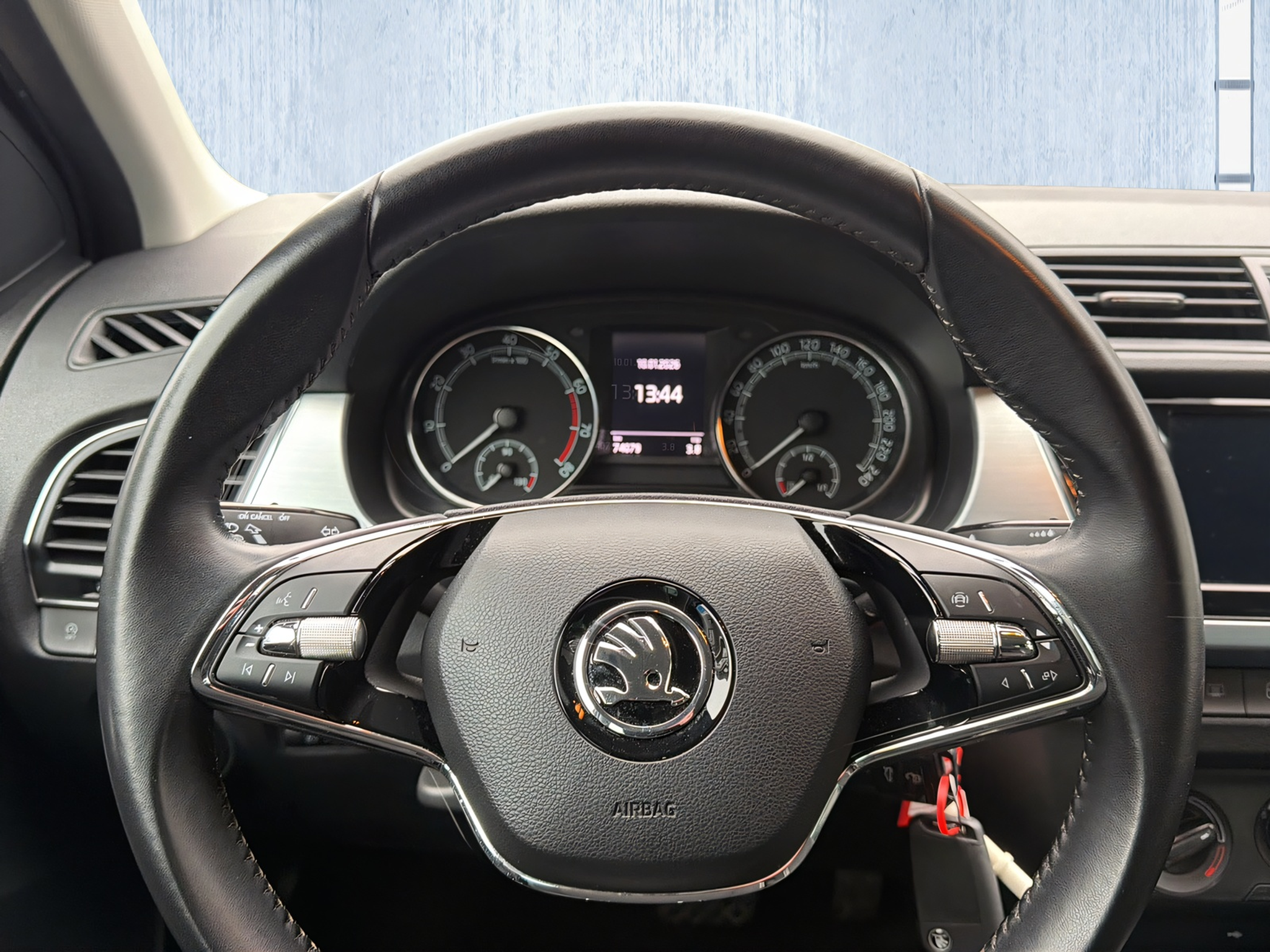 listing desktop thumbnail image 12