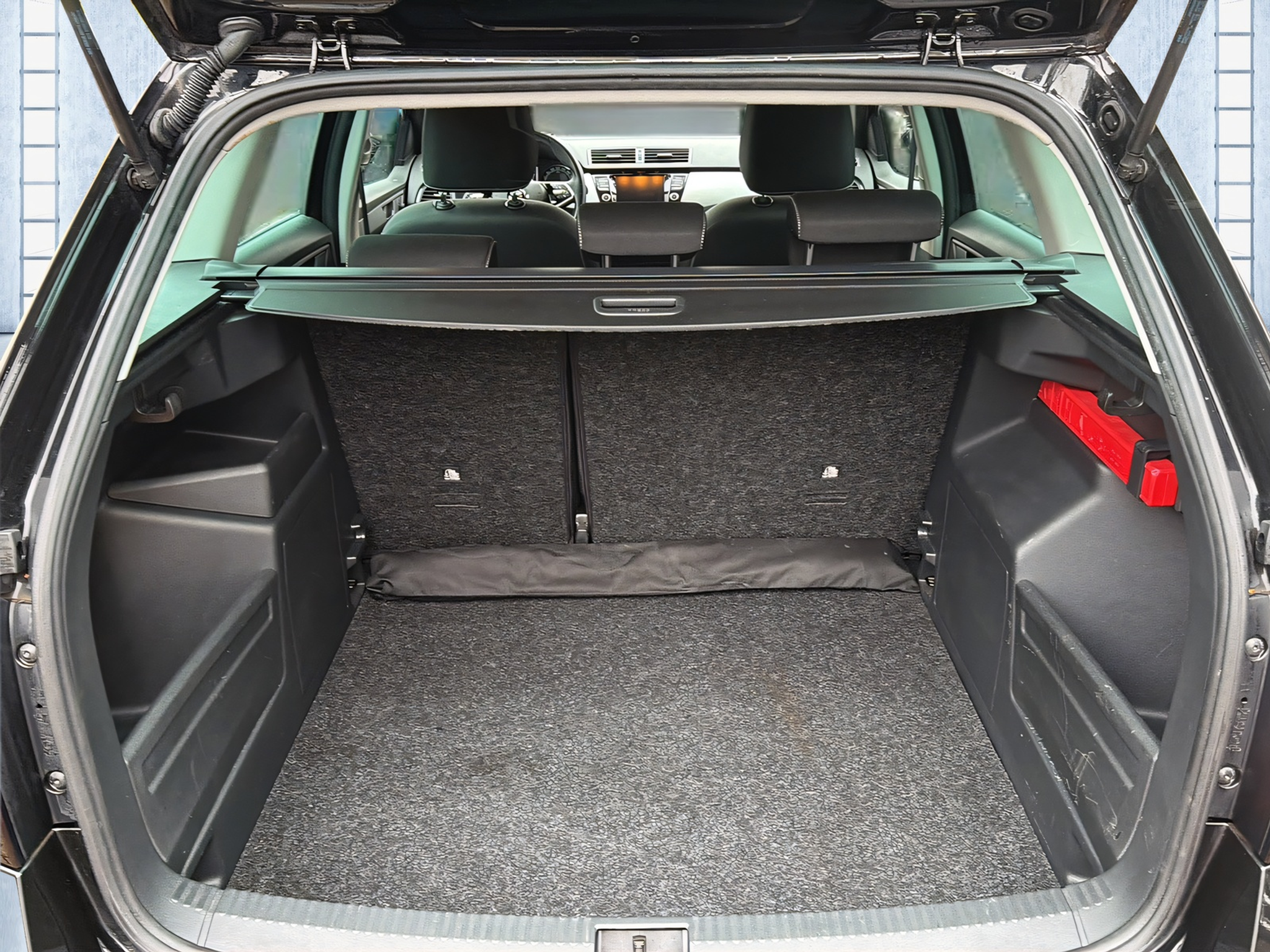 listing desktop thumbnail image 18