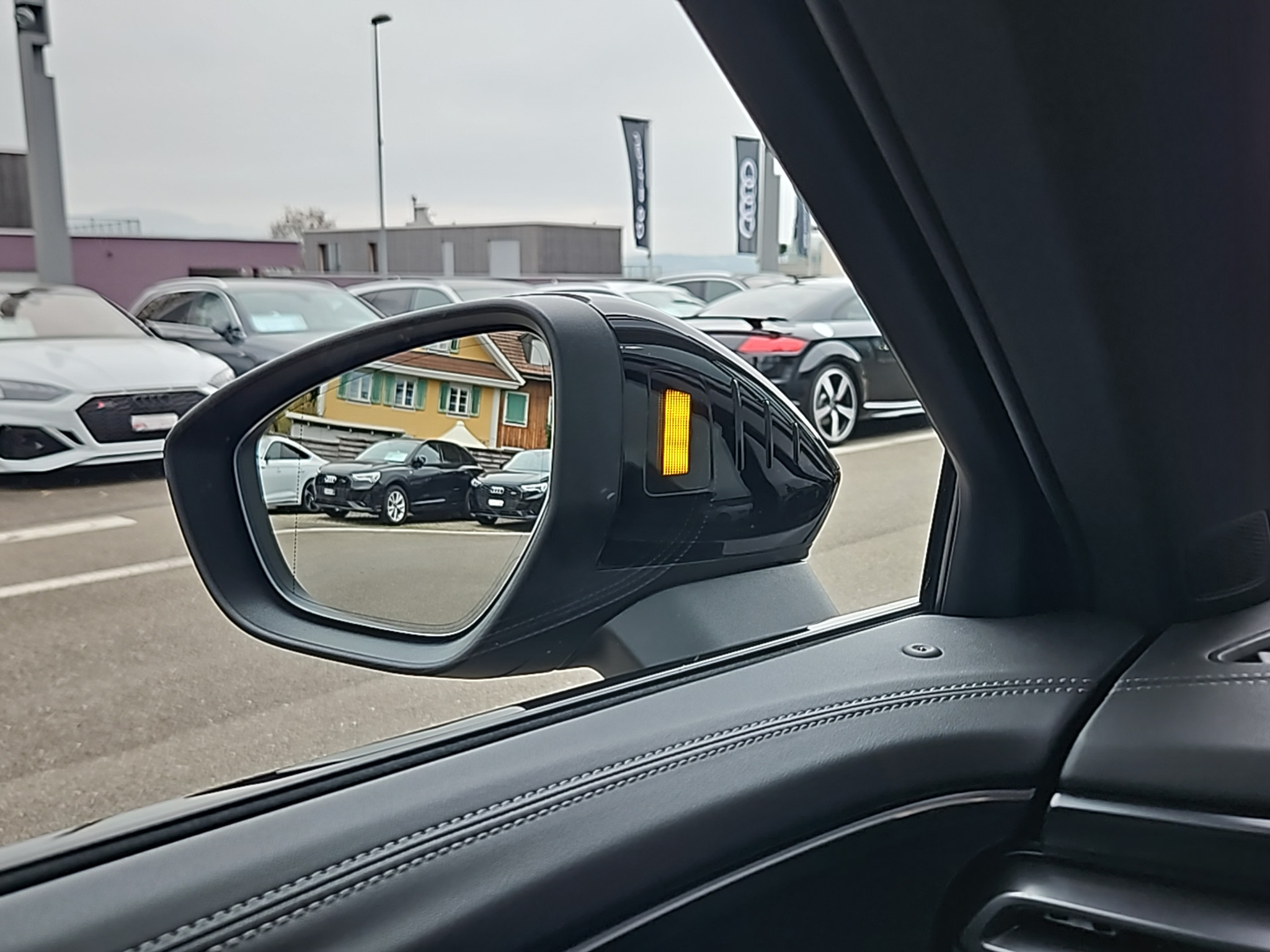 listing desktop thumbnail image 15