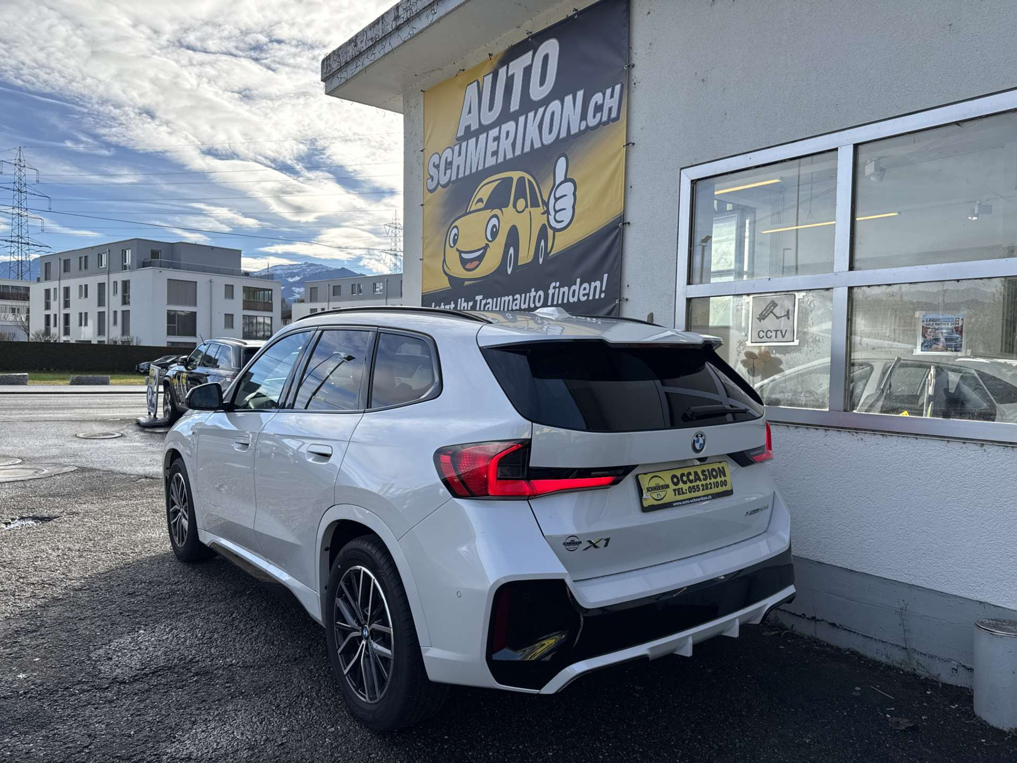 listing desktop thumbnail image 2