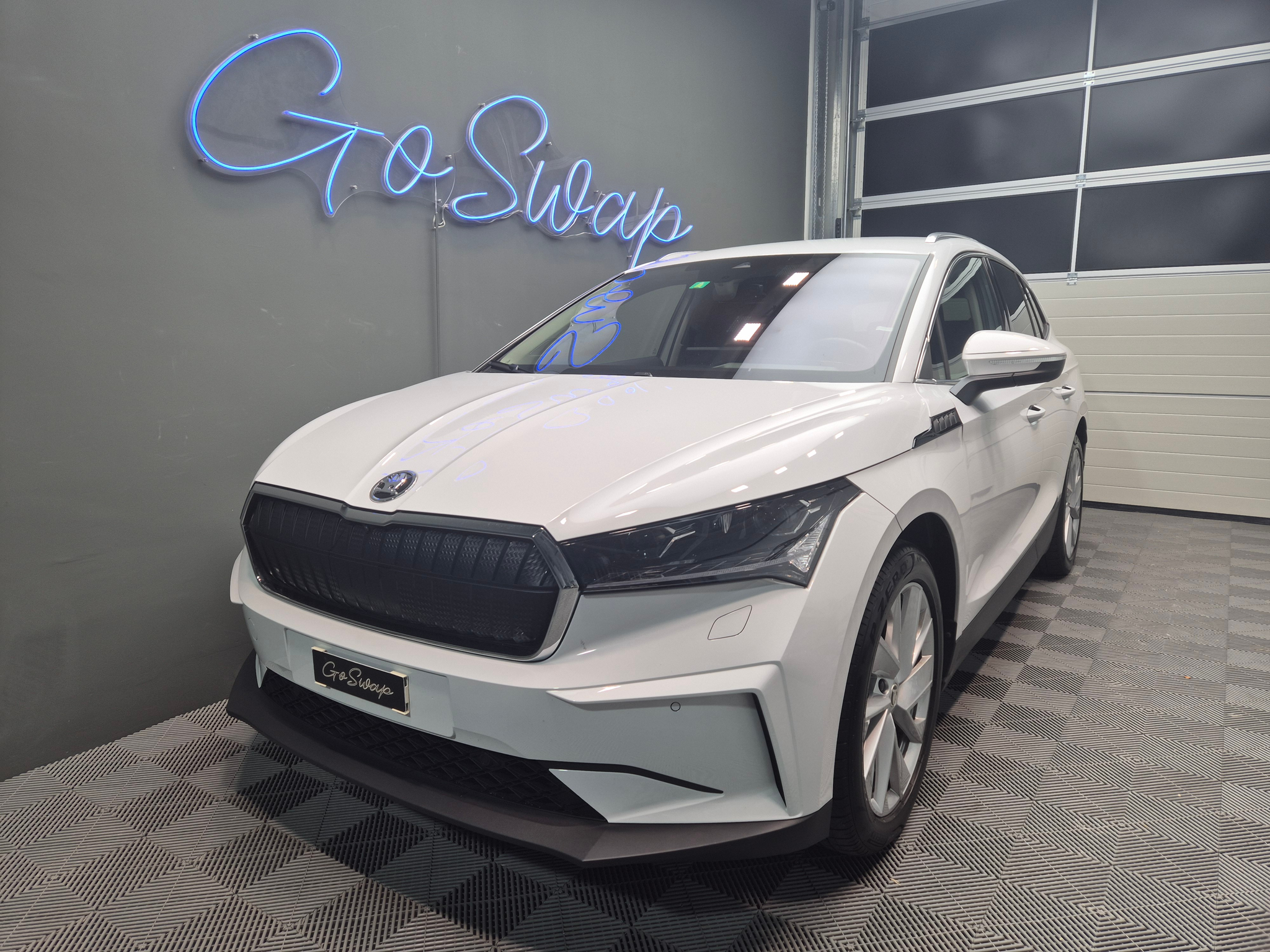 listing desktop thumbnail image 4